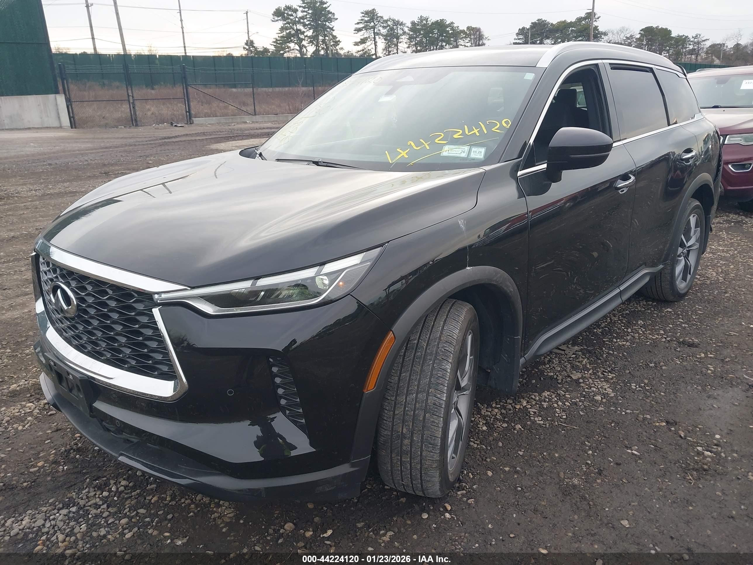 INFINITI QX60 image 2