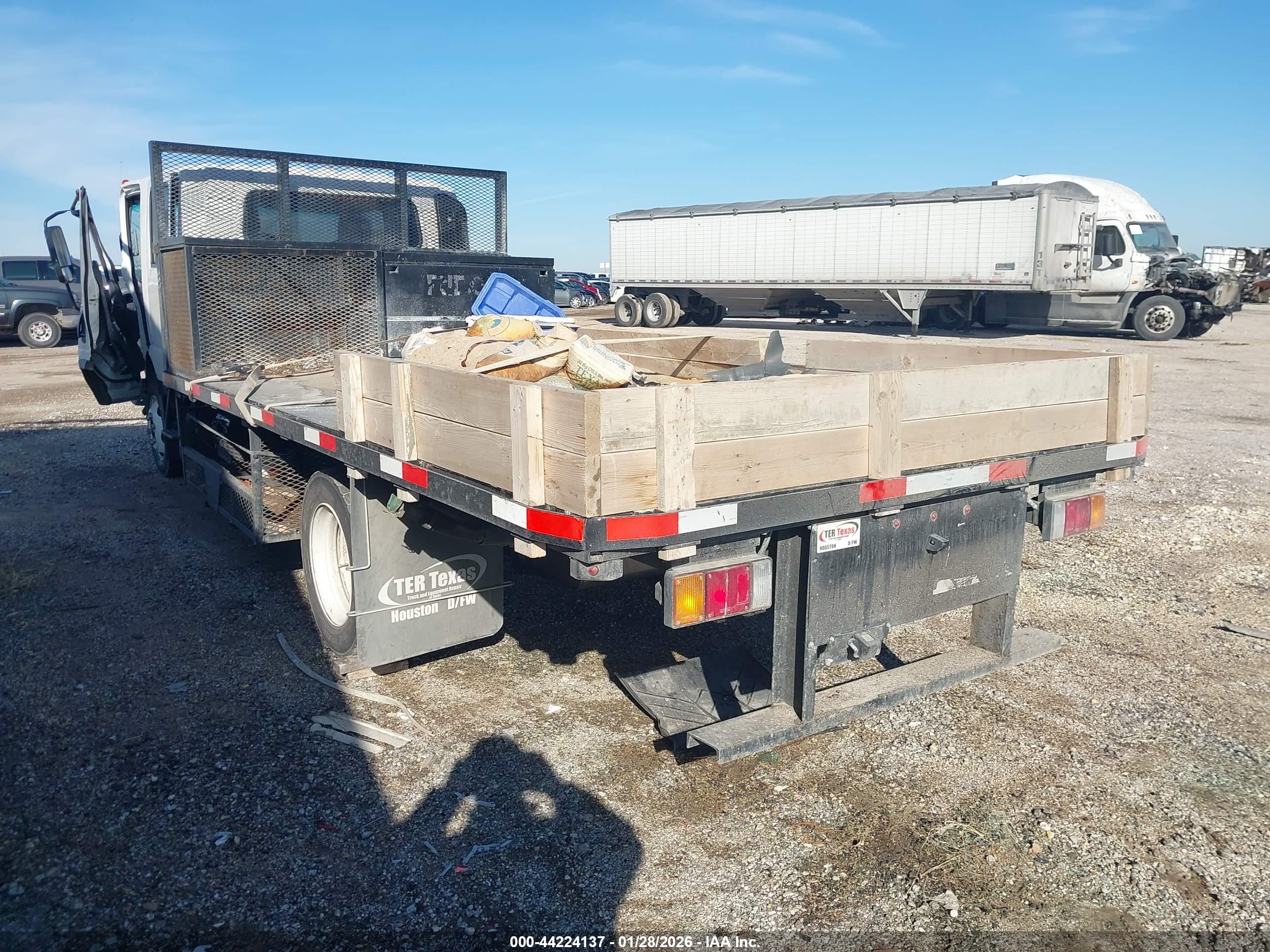 CHEVROLET 5500 image 3