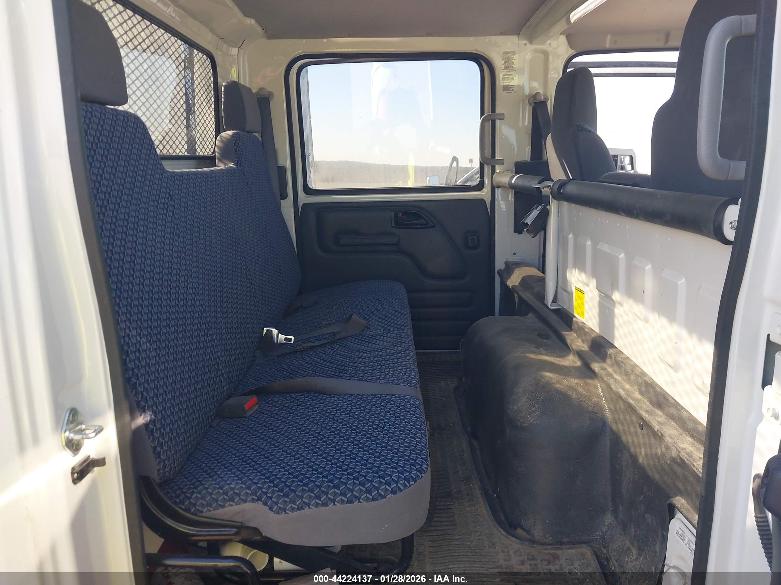 CHEVROLET 5500 image 7