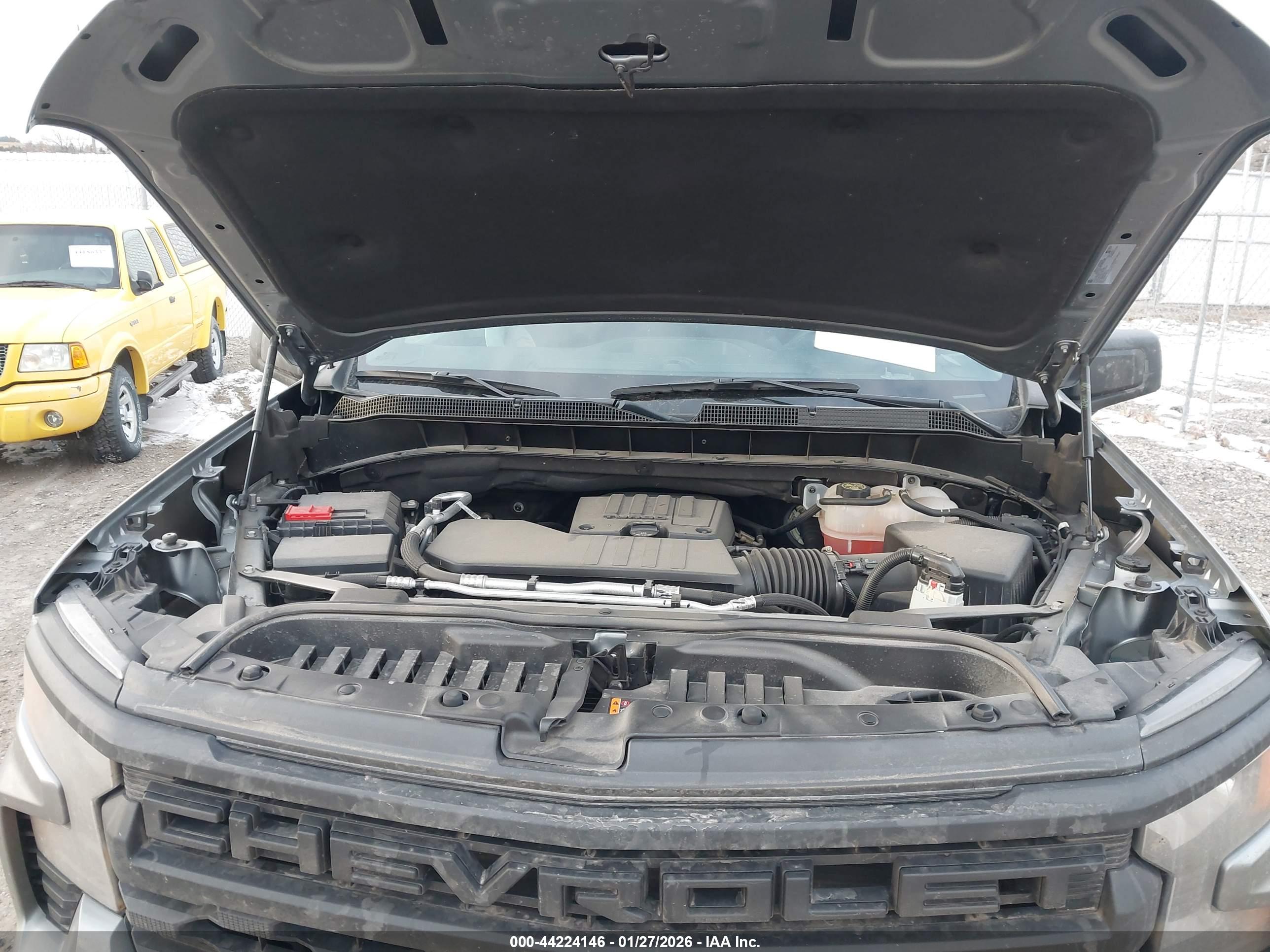CHEVROLET SILVERADO image 10