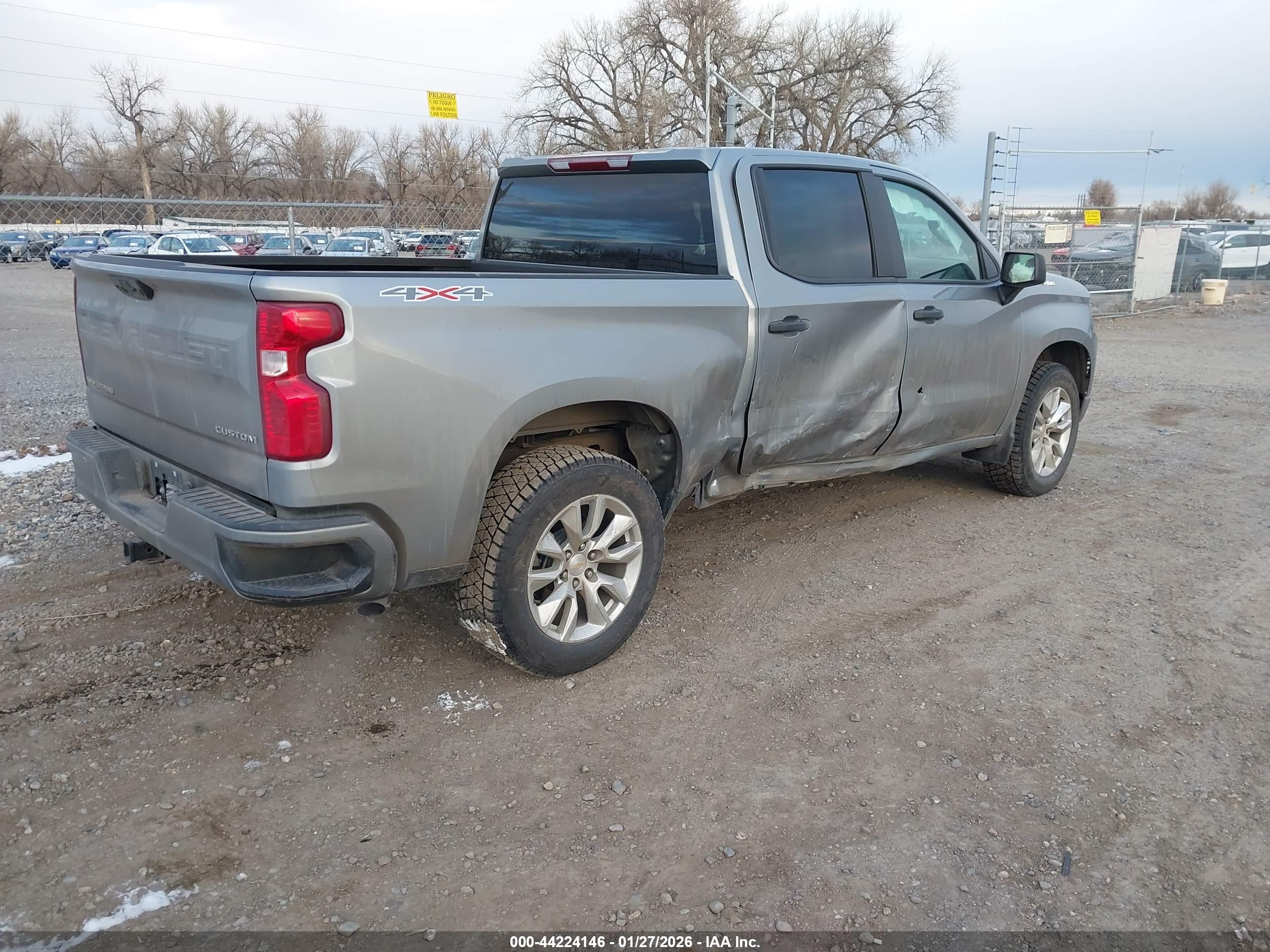 CHEVROLET SILVERADO image 4