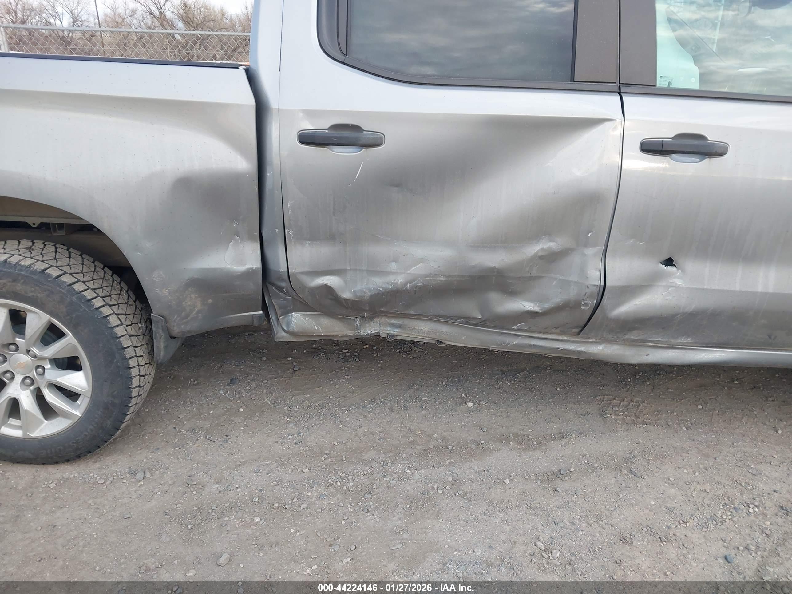 CHEVROLET SILVERADO image 6