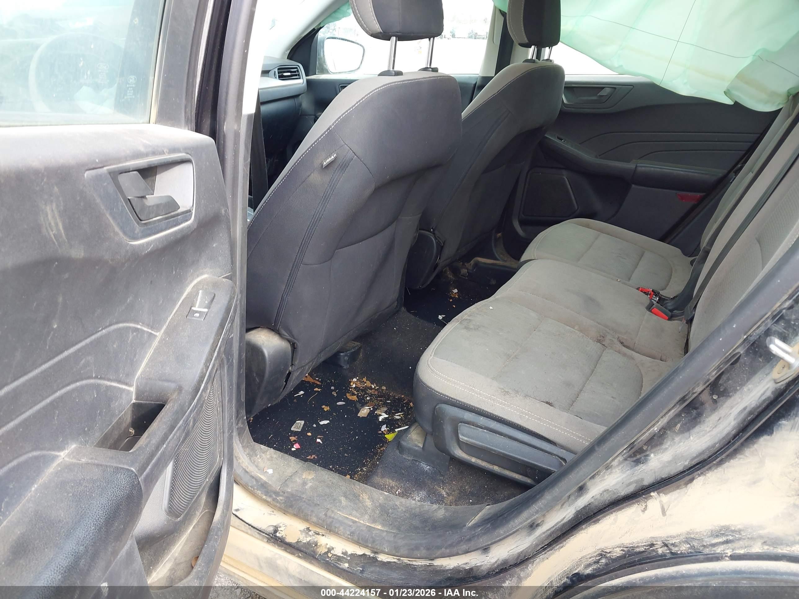 FORD ESCAPE image 8