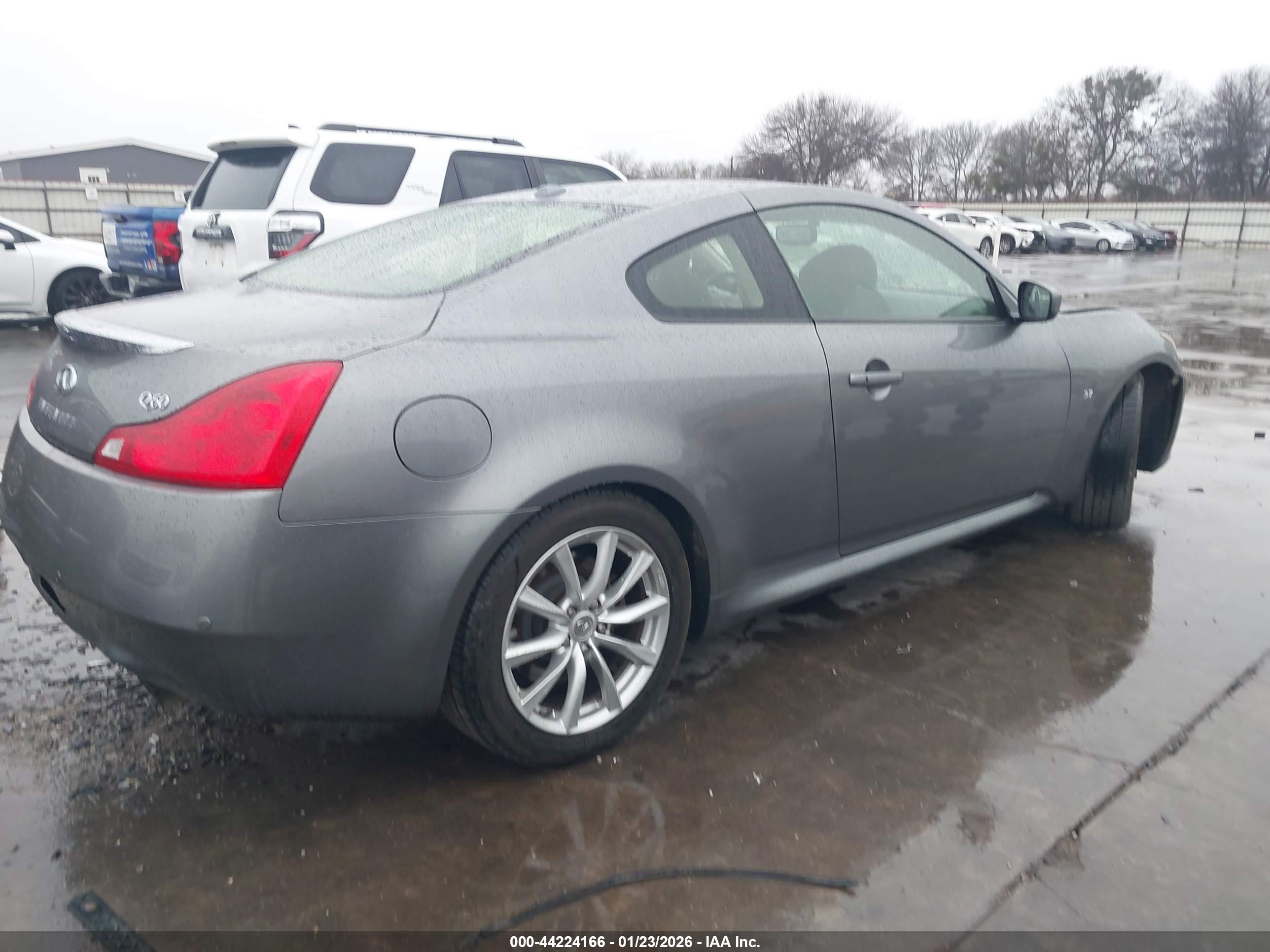 INFINITI Q60 image 4