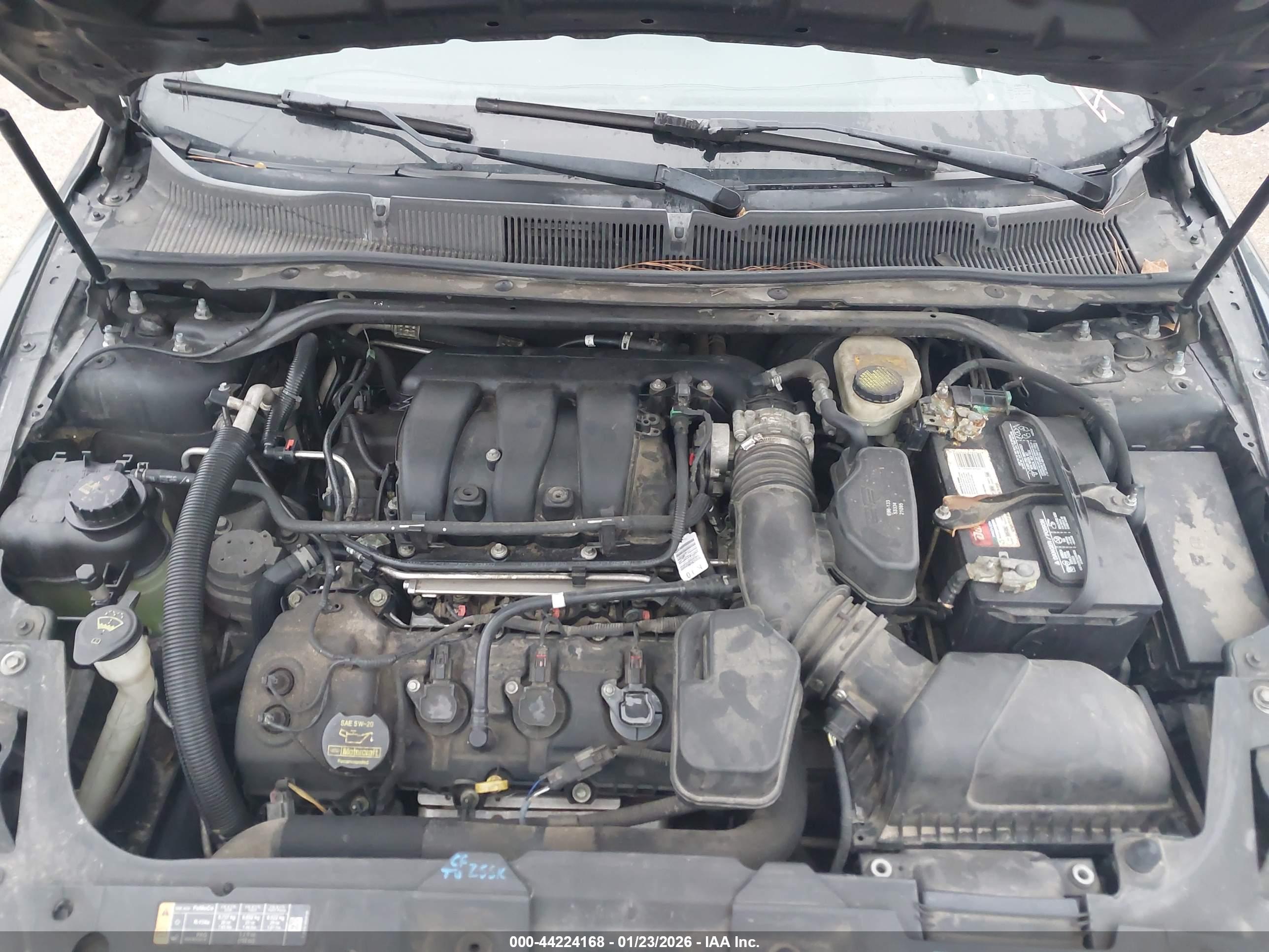 FORD TAURUS image 10