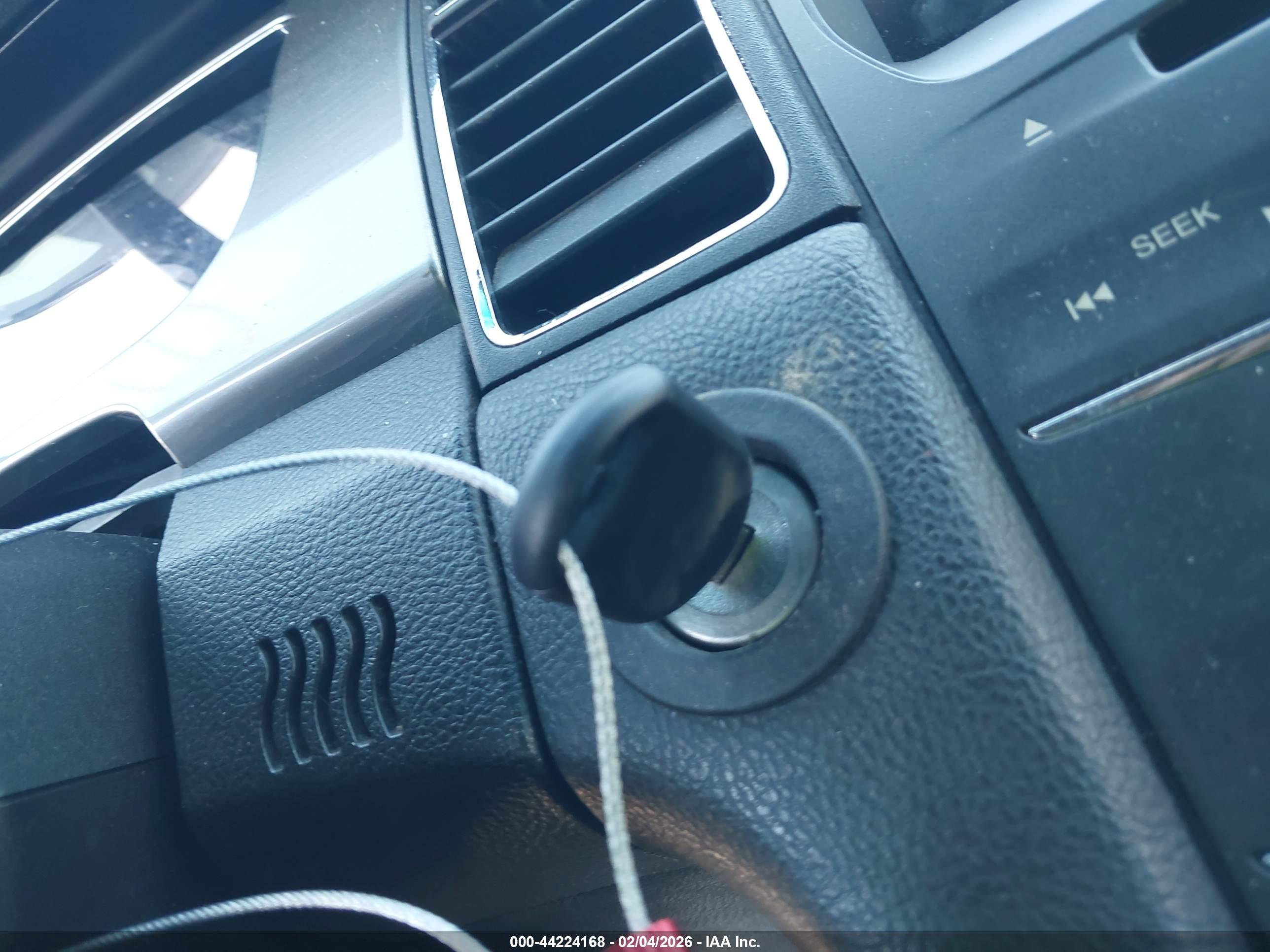 FORD TAURUS image 11