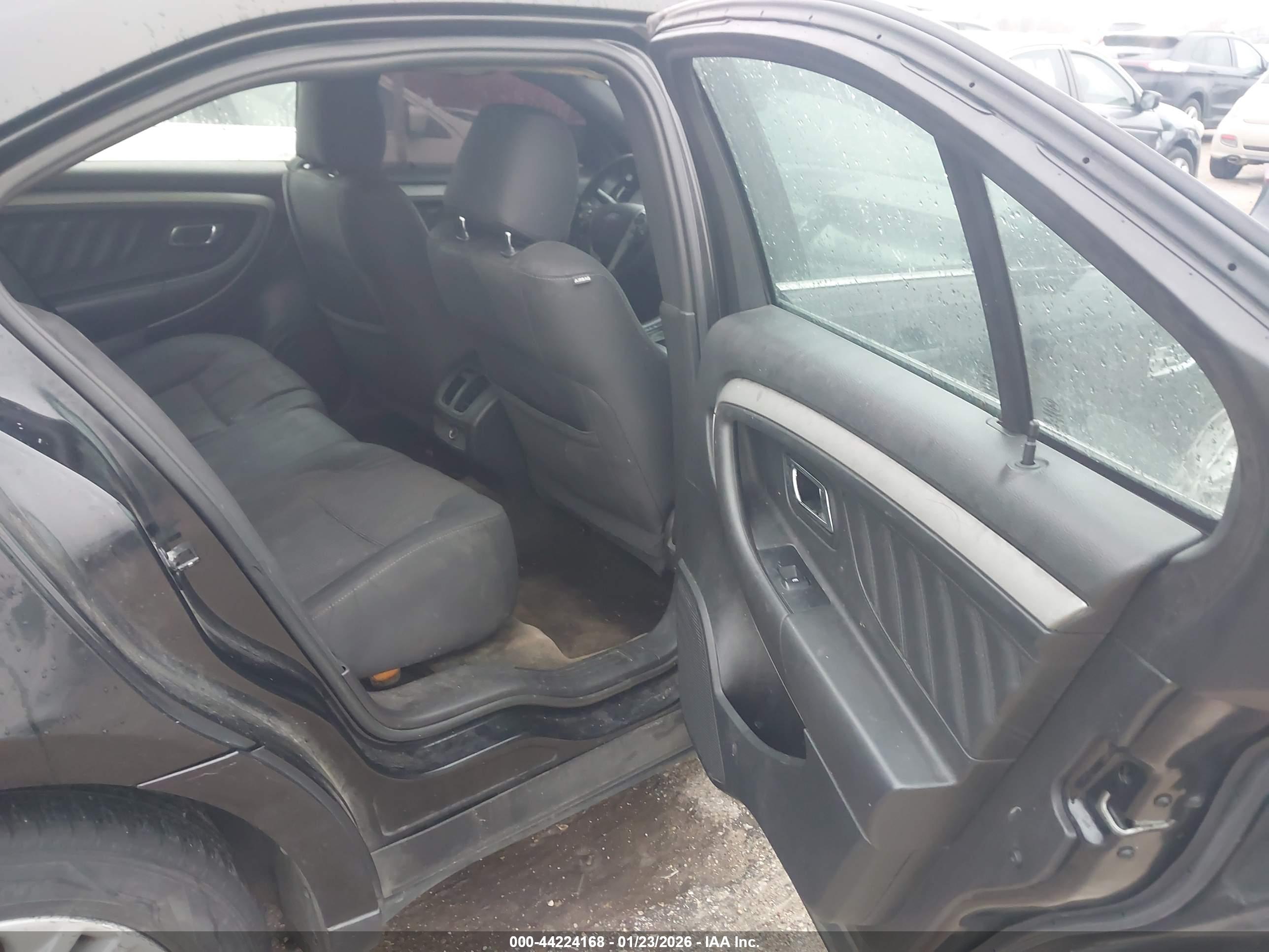 FORD TAURUS image 8