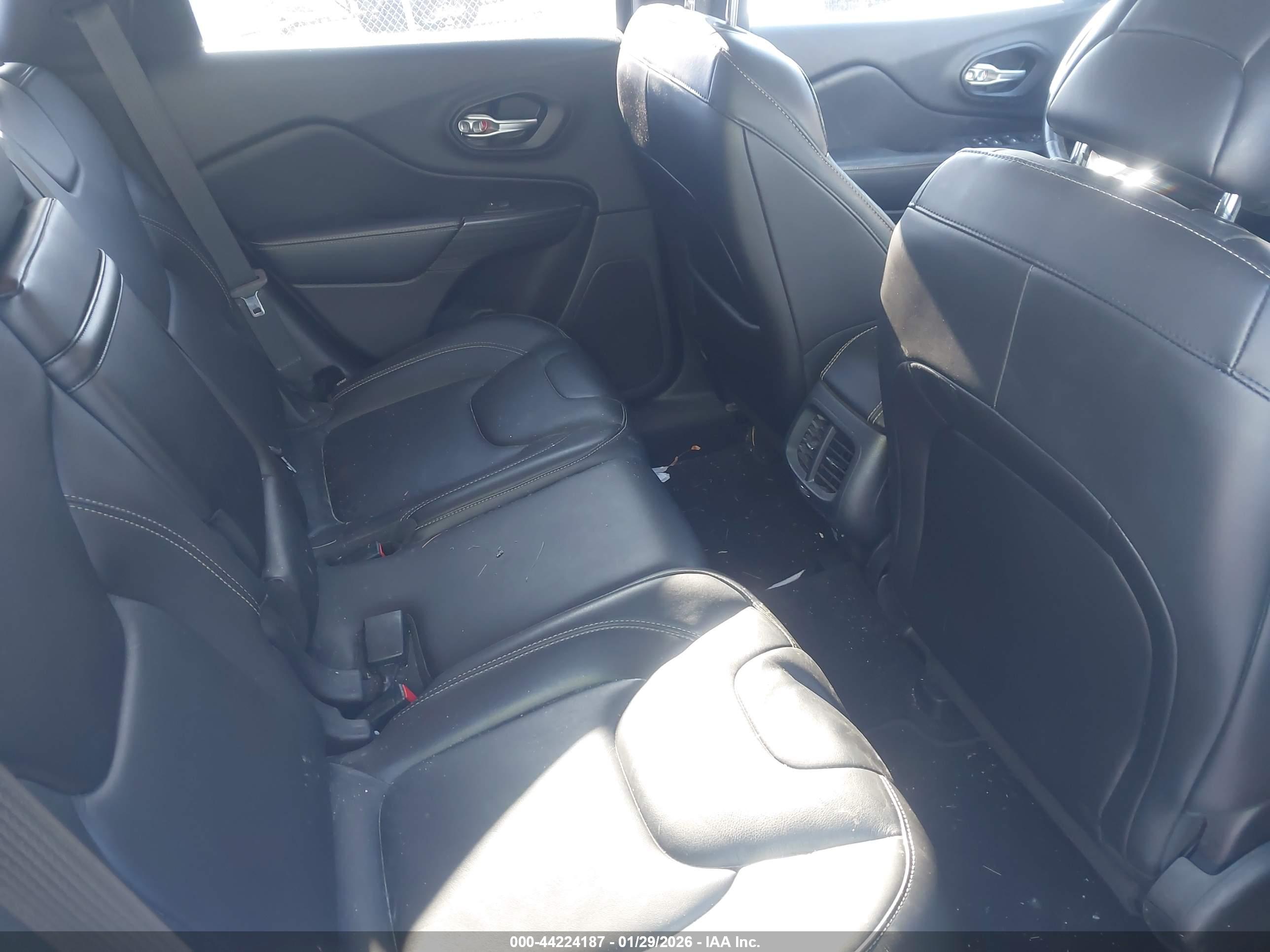 JEEP CHEROKEE image 8