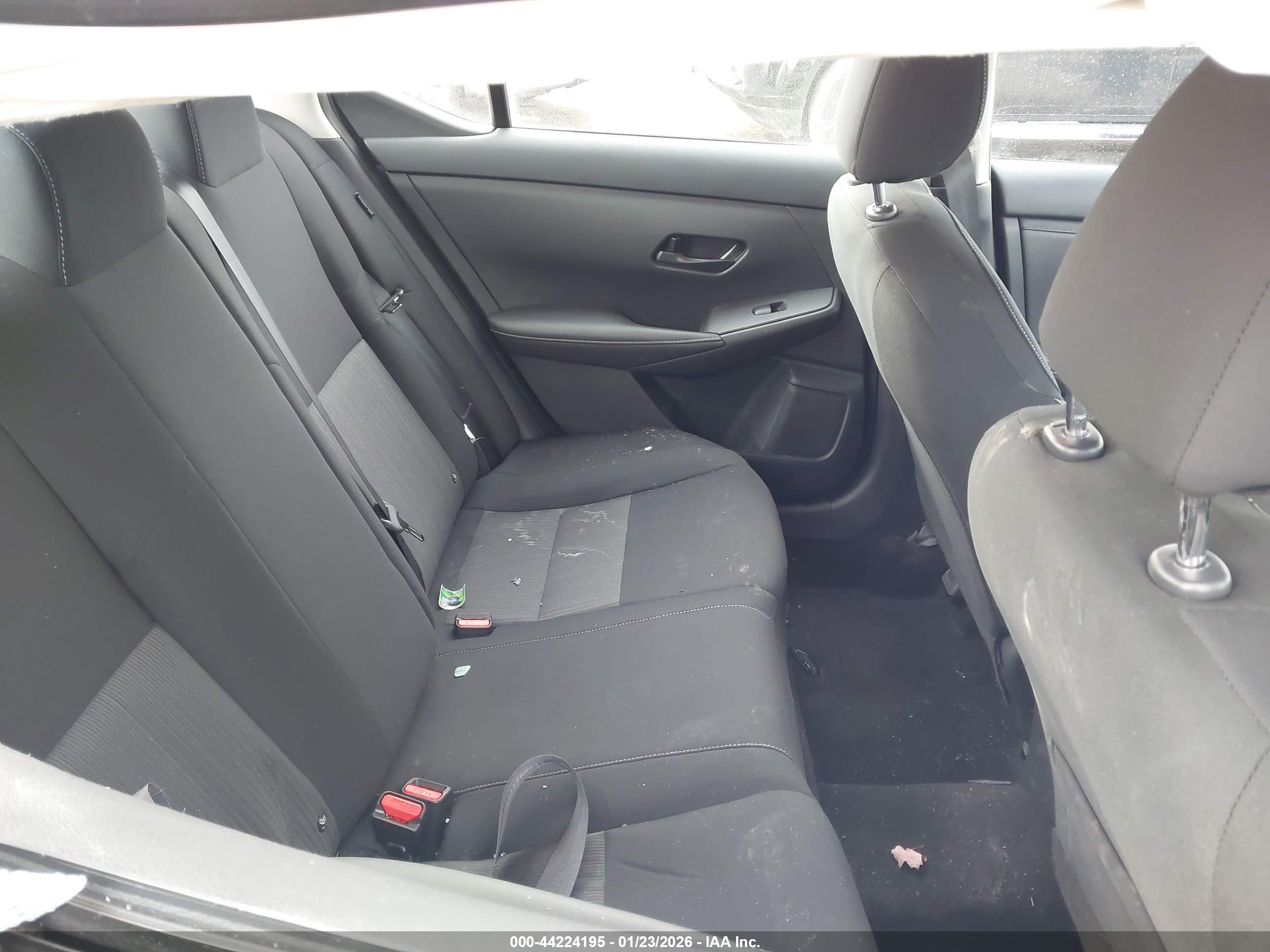 NISSAN SENTRA image 8