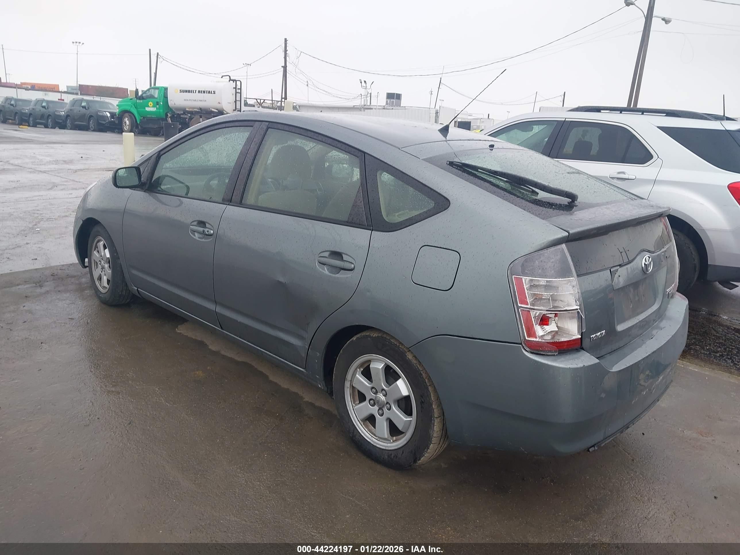 TOYOTA PRIUS image 3