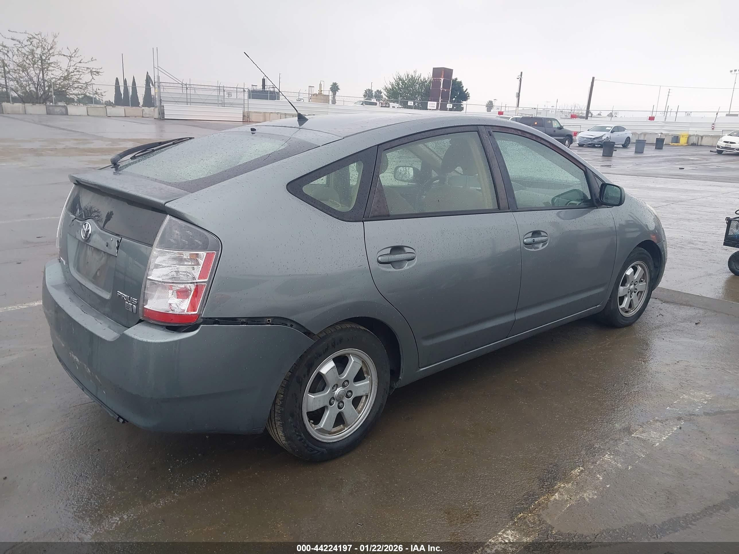 TOYOTA PRIUS image 4