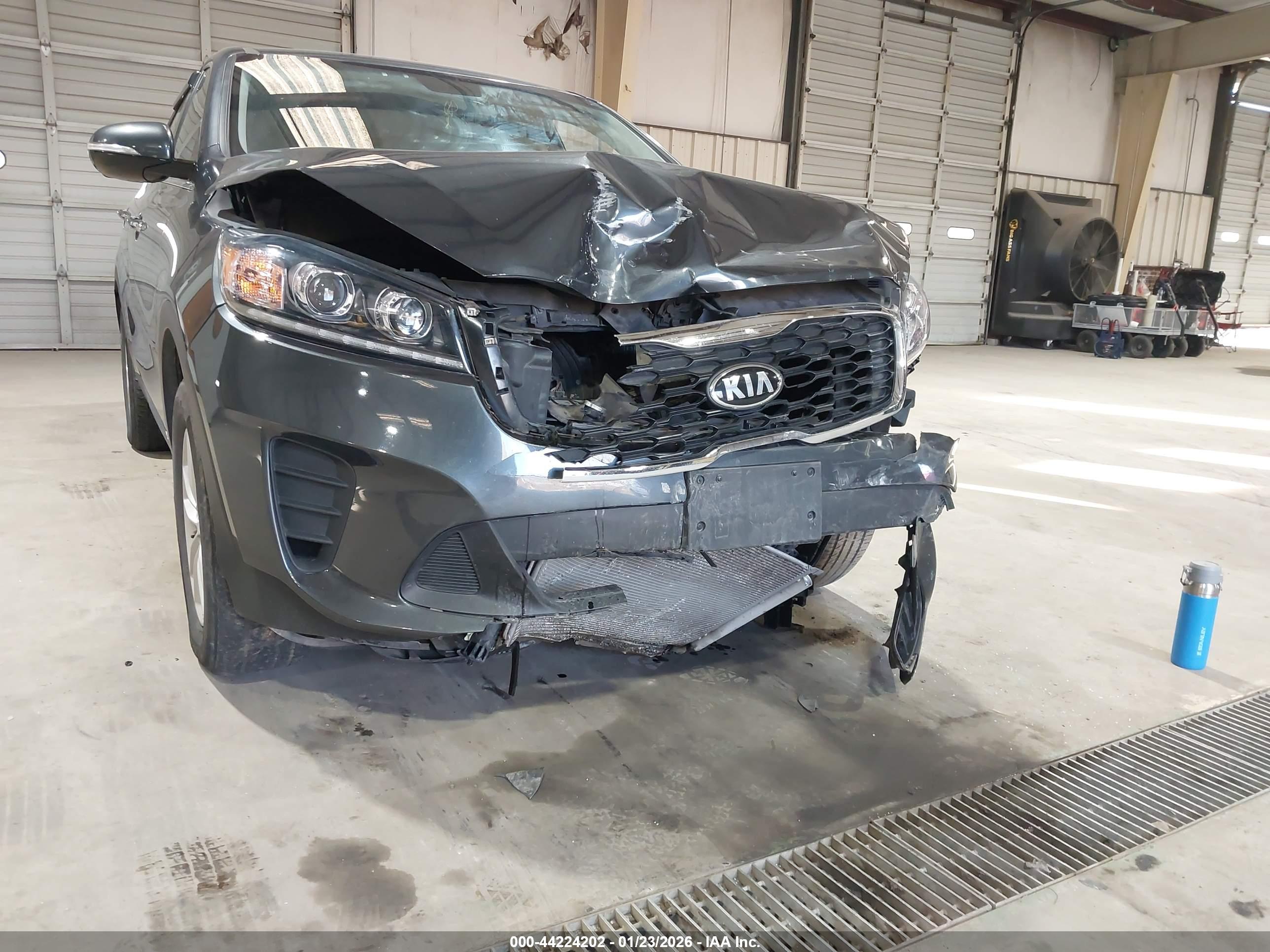 KIA SORENTO image 6