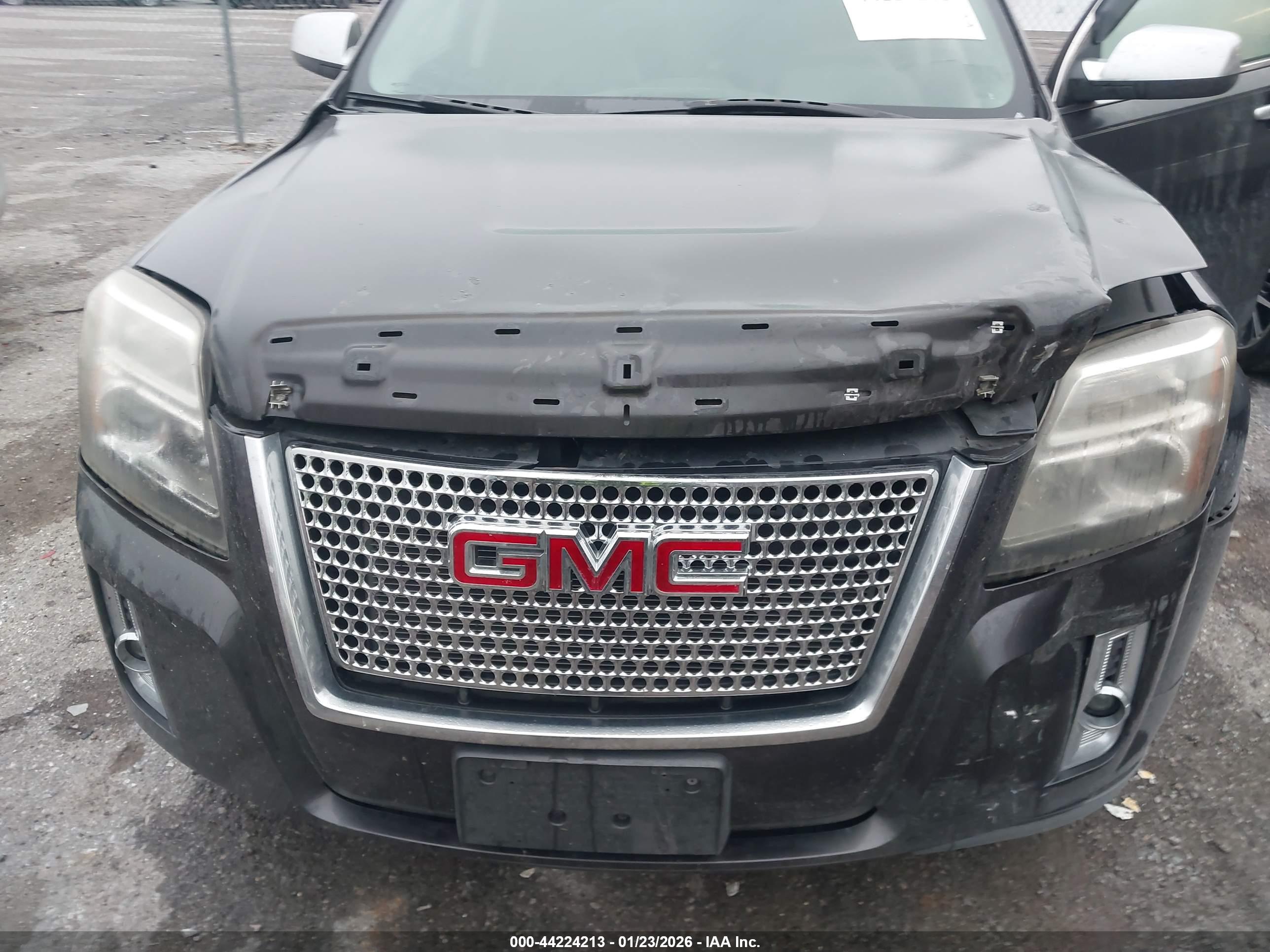 GMC TERRAIN image 10