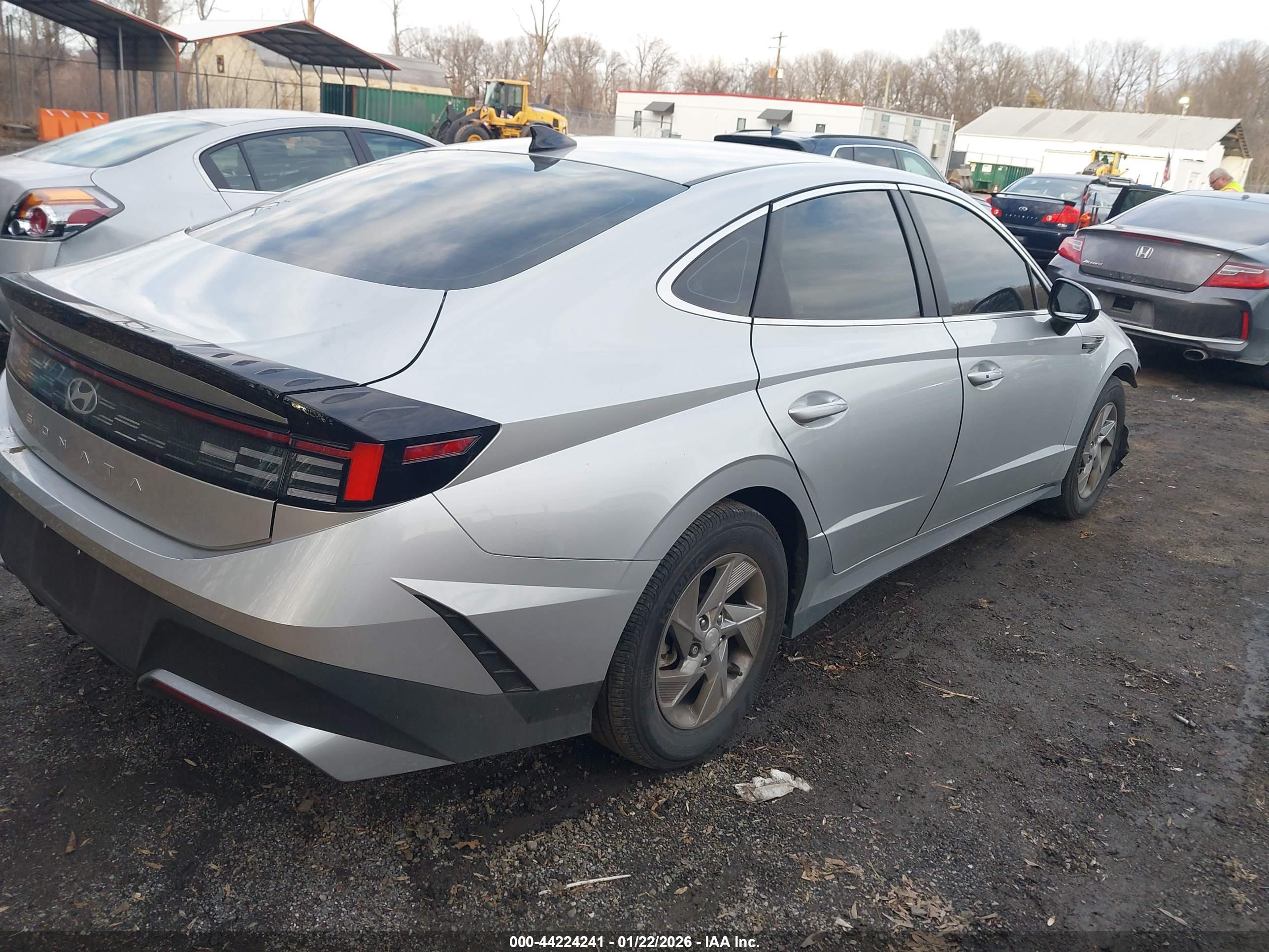 HYUNDAI SONATA image 4