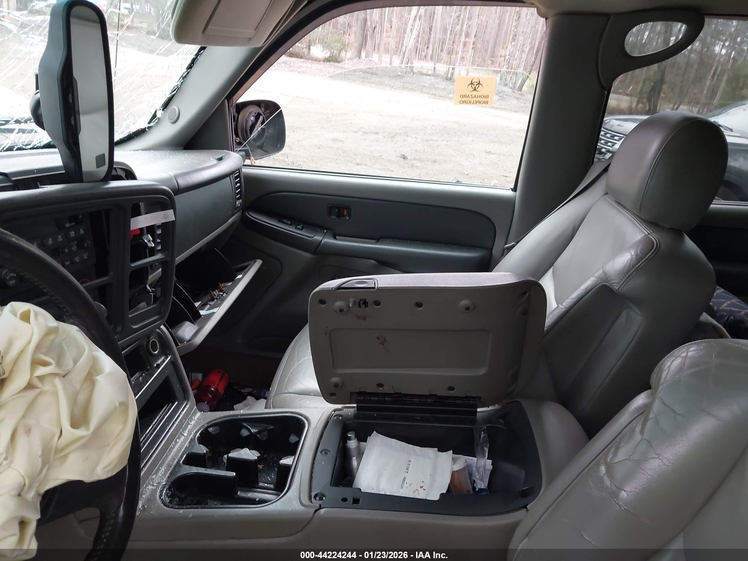 GMC YUKON image 5