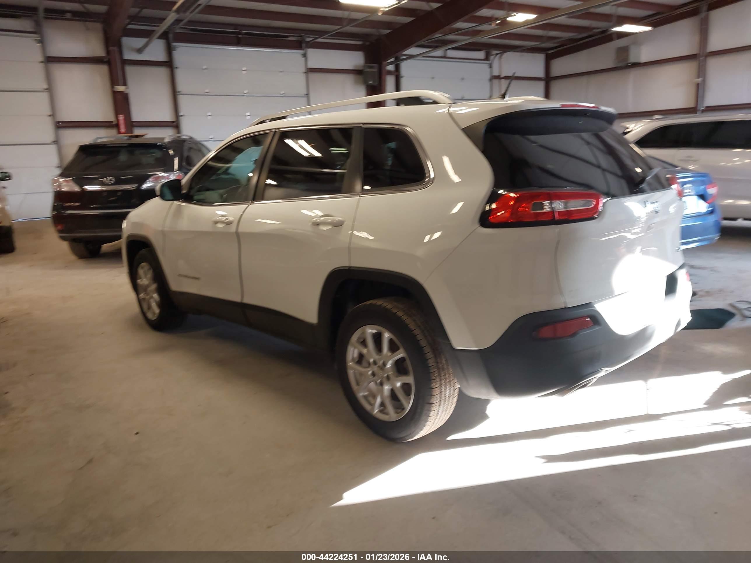 JEEP CHEROKEE image 3