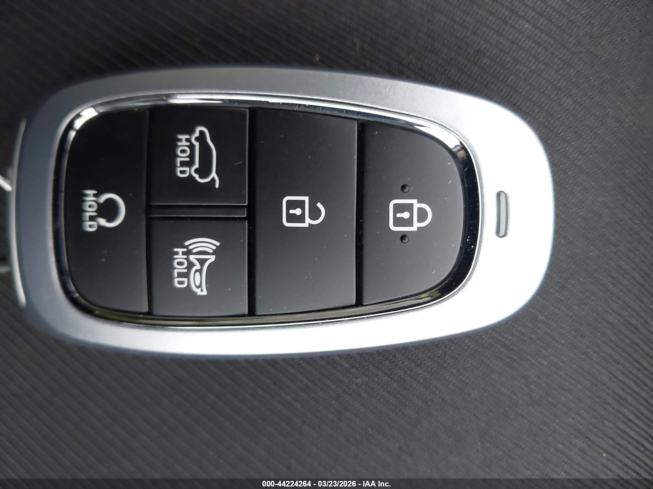 HYUNDAI TUCSON image 11