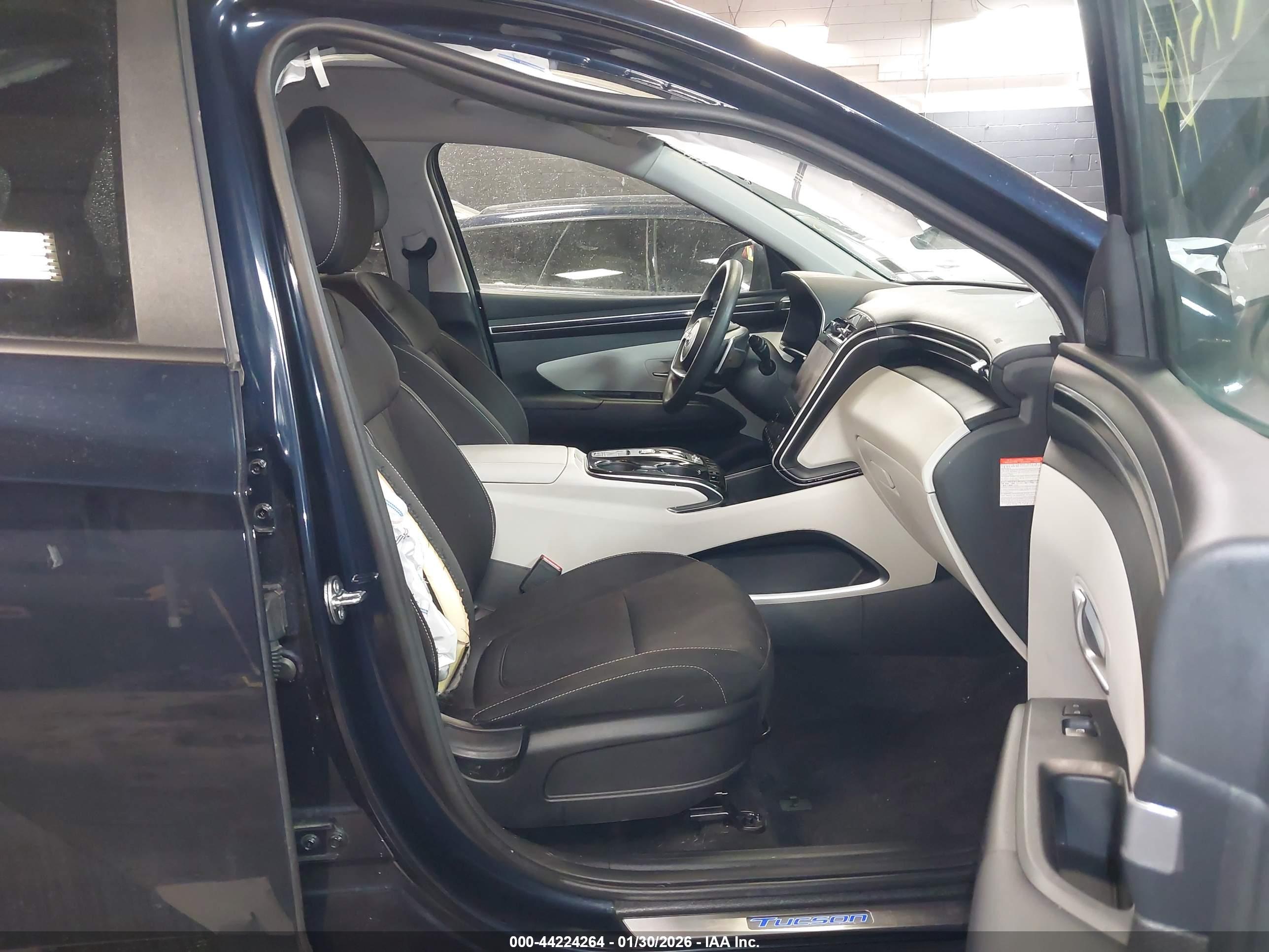 HYUNDAI TUCSON image 5