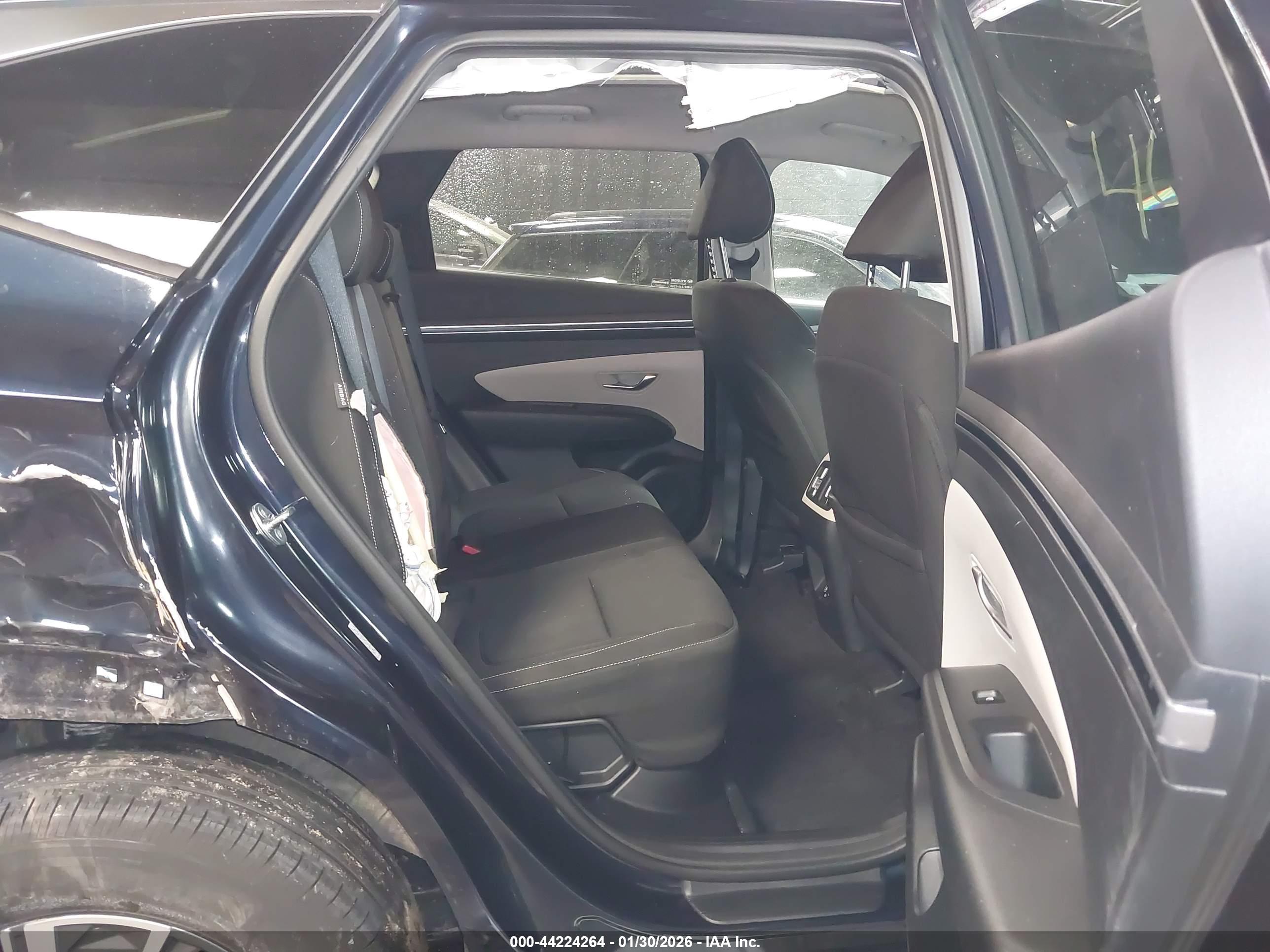 HYUNDAI TUCSON image 8