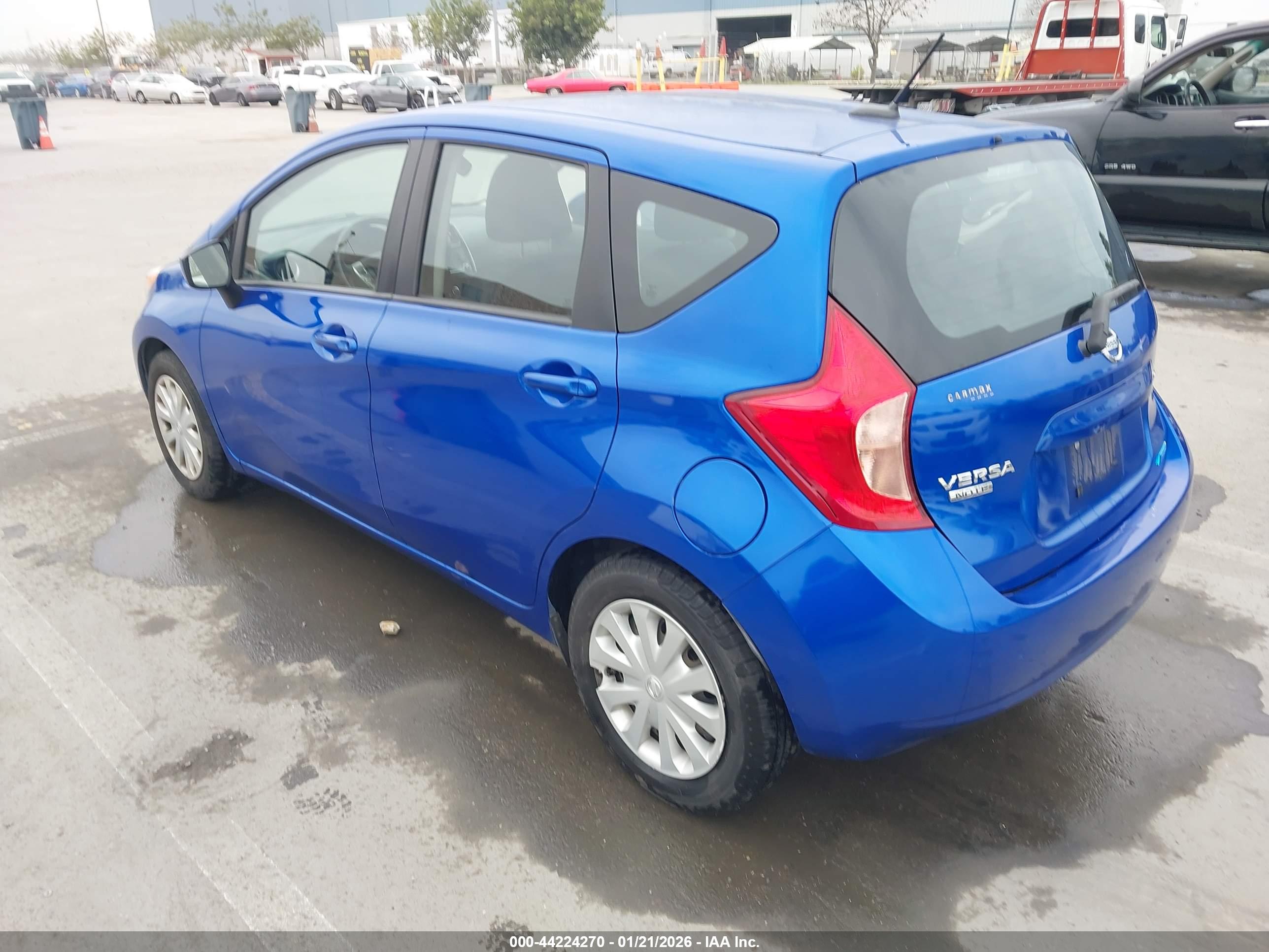 NISSAN VERSA image 3
