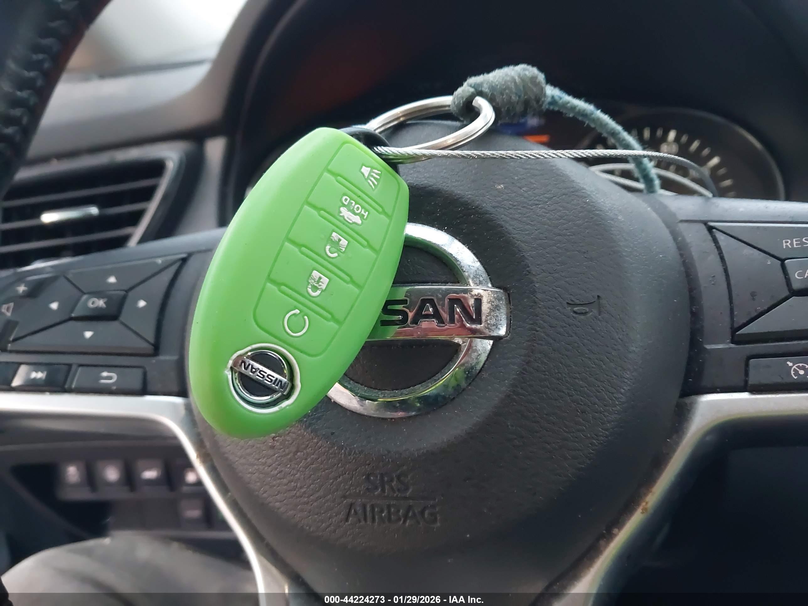 NISSAN ROGUE image 11