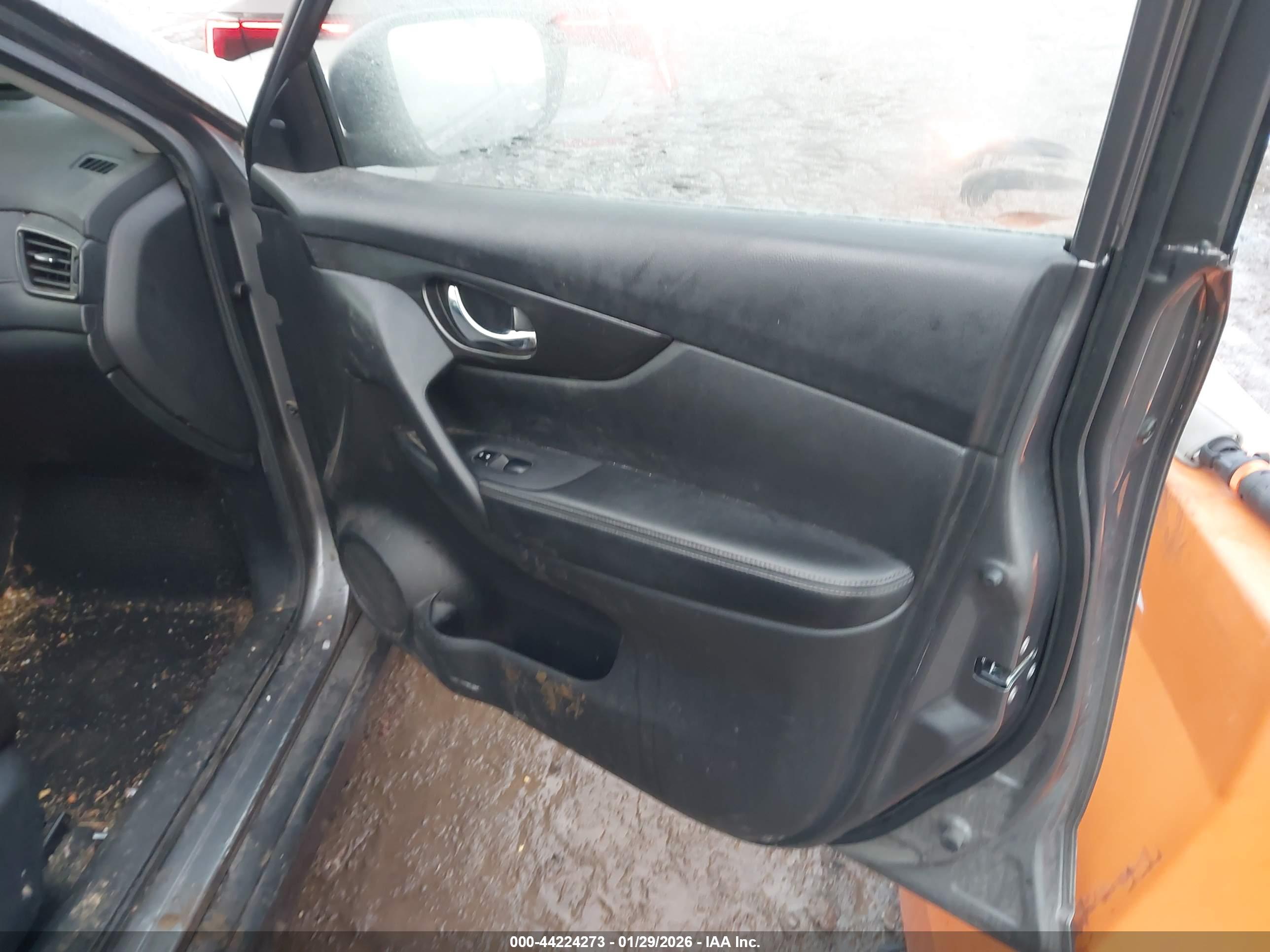 NISSAN ROGUE image 5