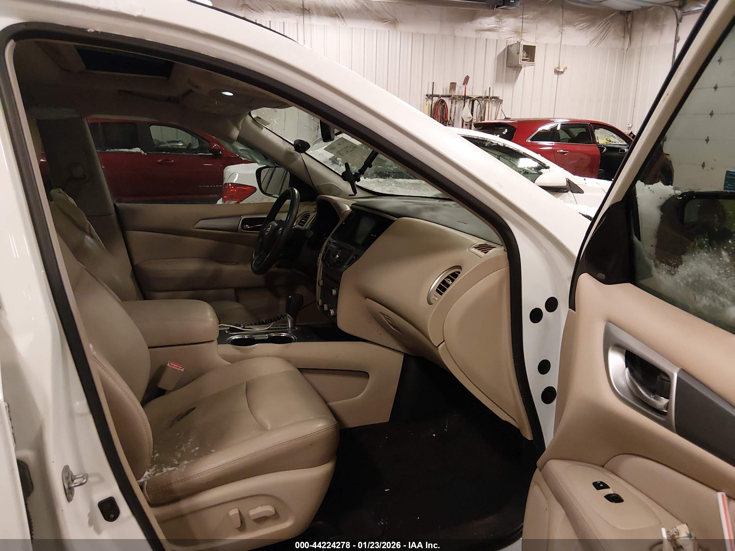 NISSAN PATHFINDER image 5