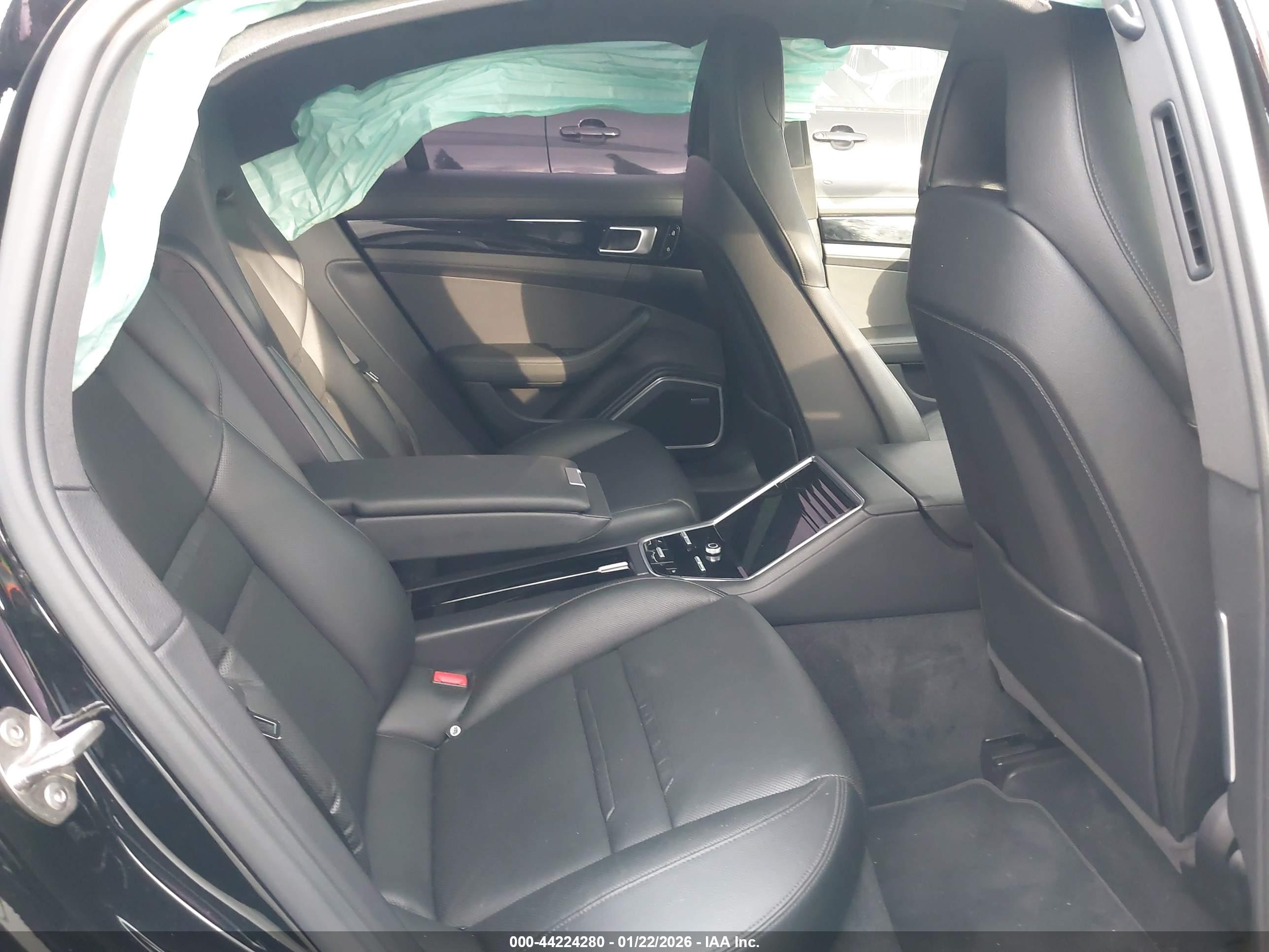 PORSCHE PANAMERA image 8