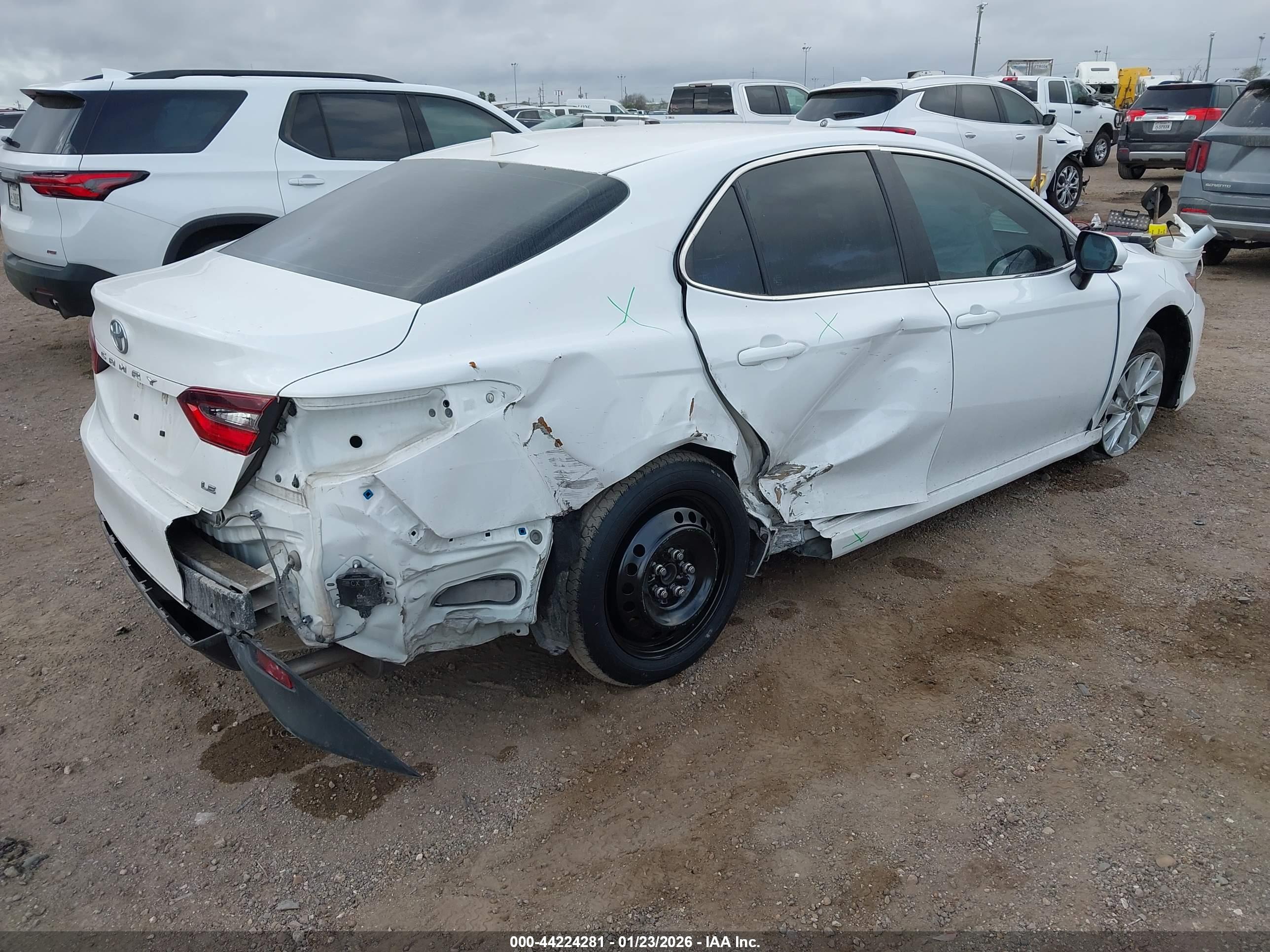 TOYOTA CAMRY image 4