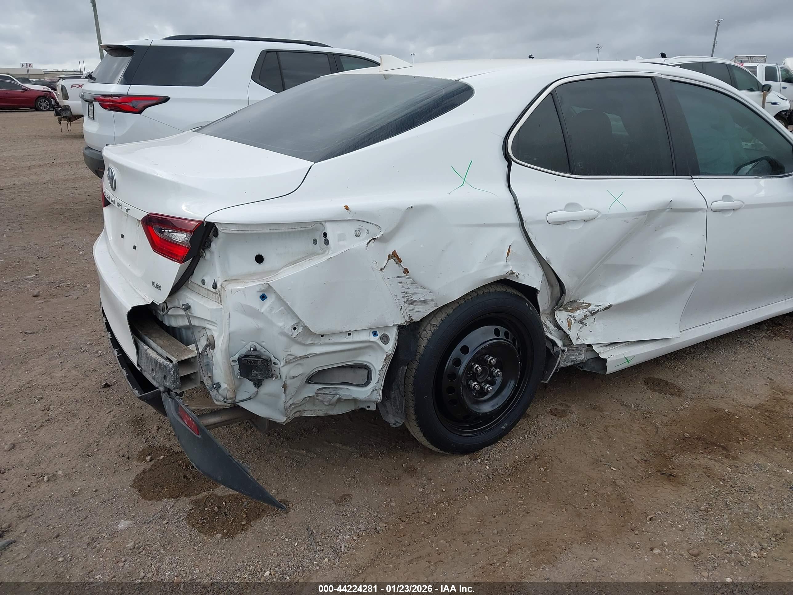 TOYOTA CAMRY image 6