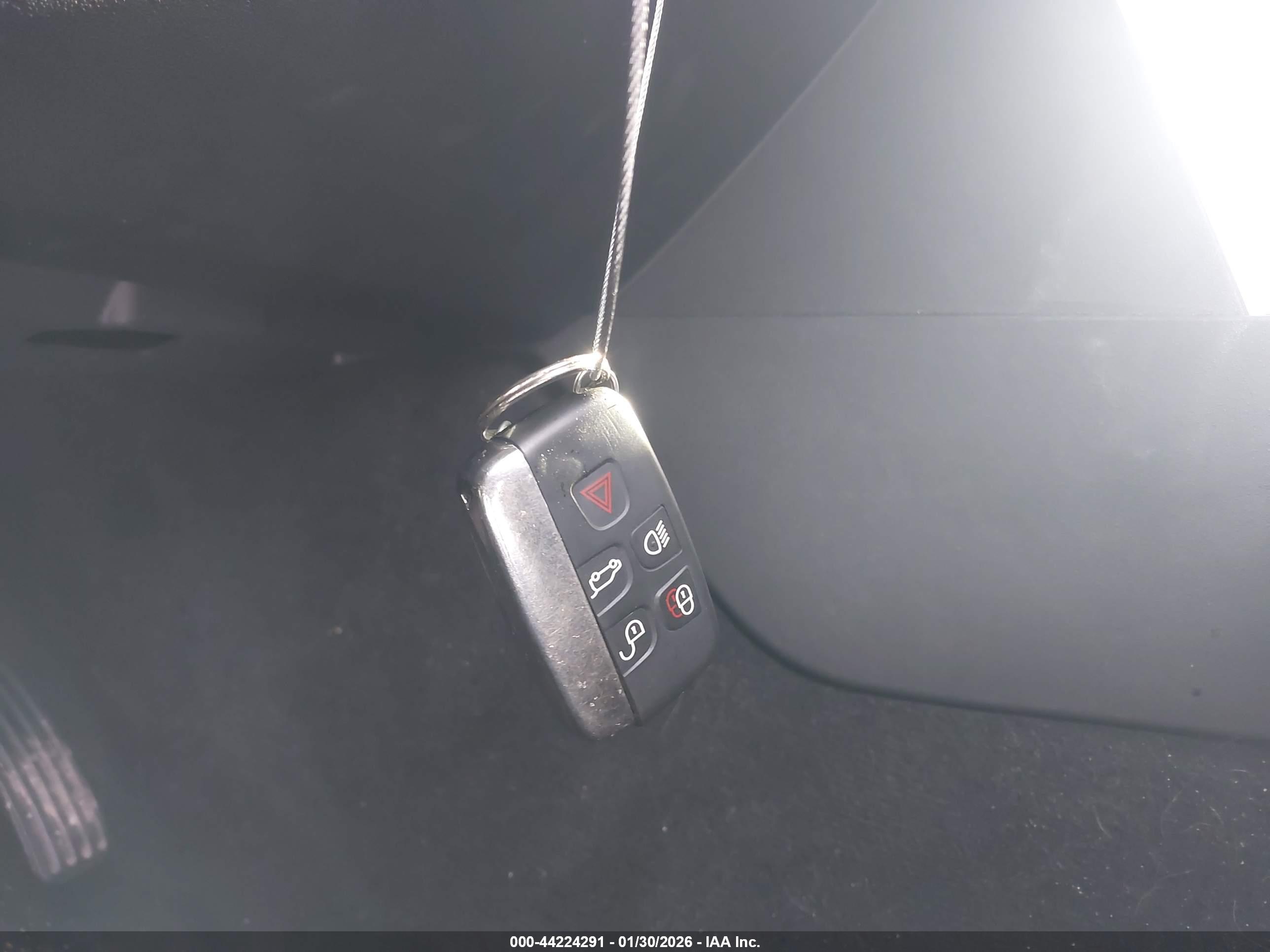 LAND ROVER image 11