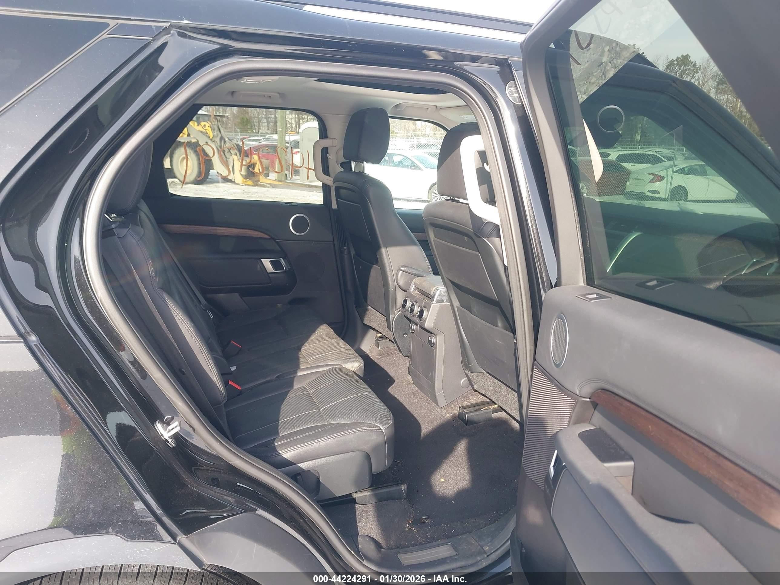 LAND ROVER image 8