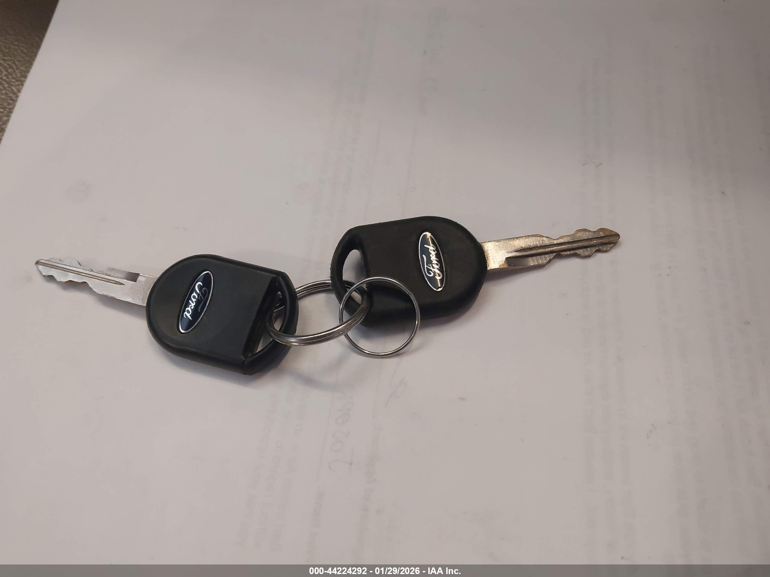 FORD TAURUS image 11