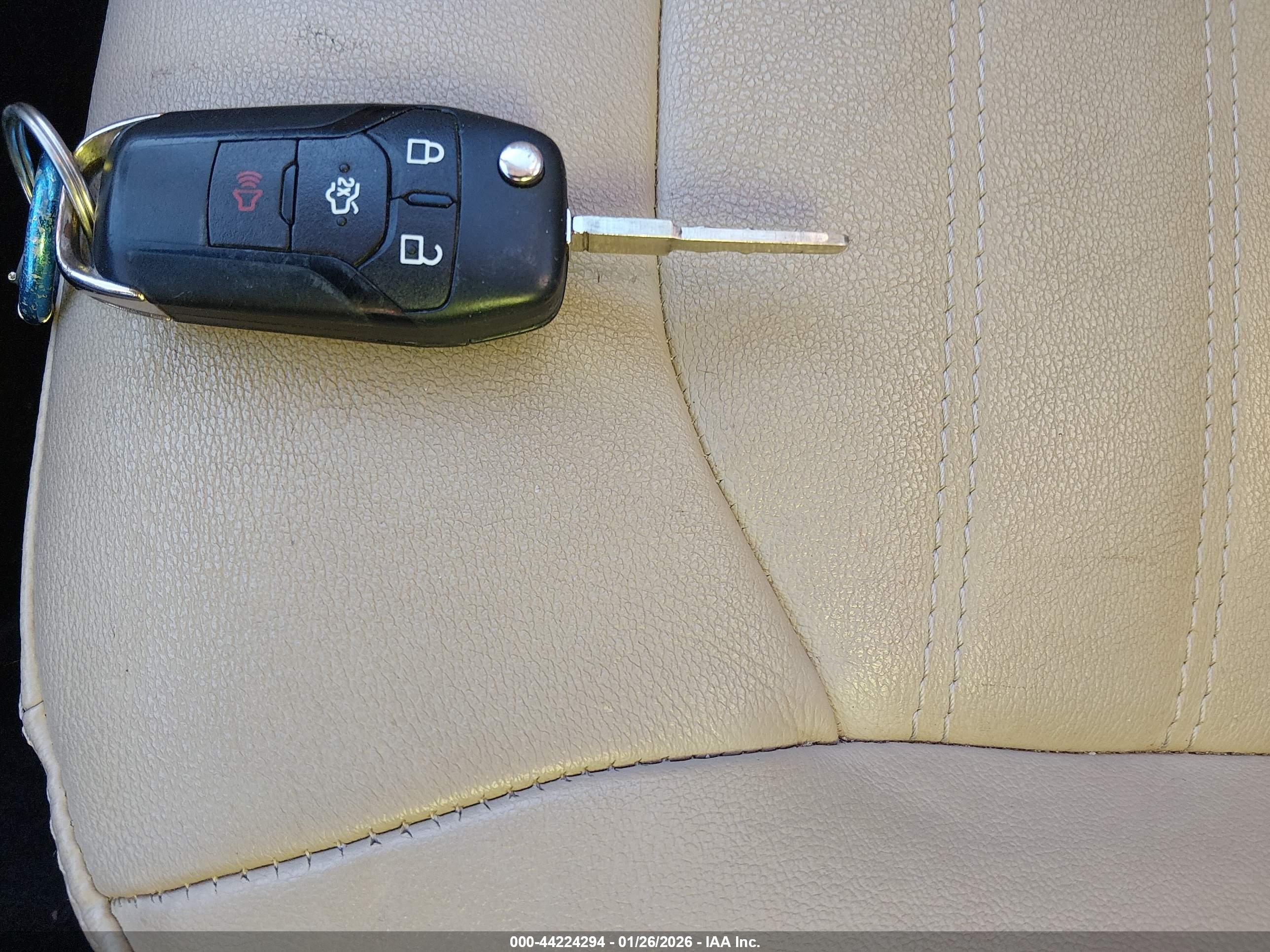 FORD FUSION image 11