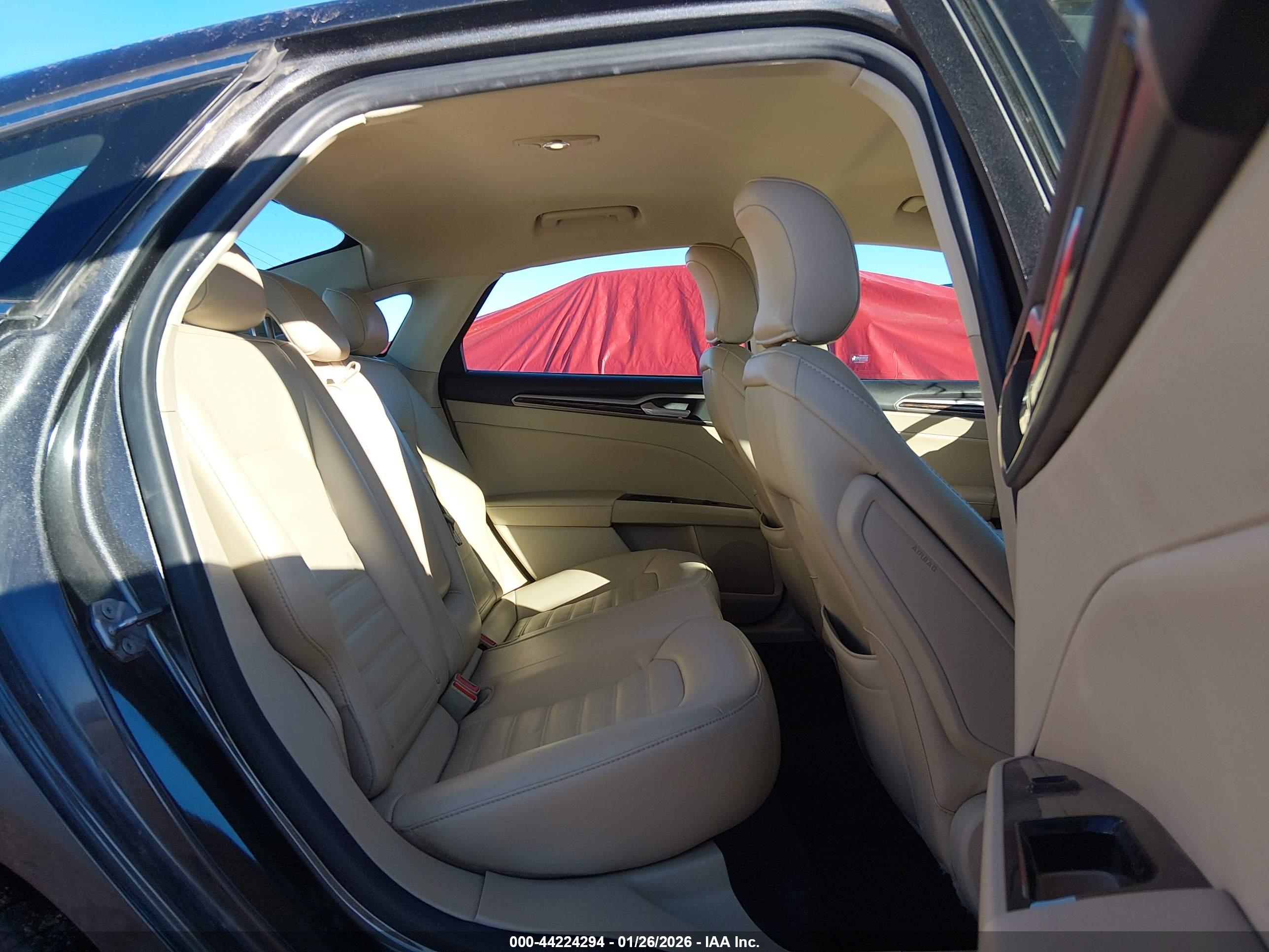 FORD FUSION image 8