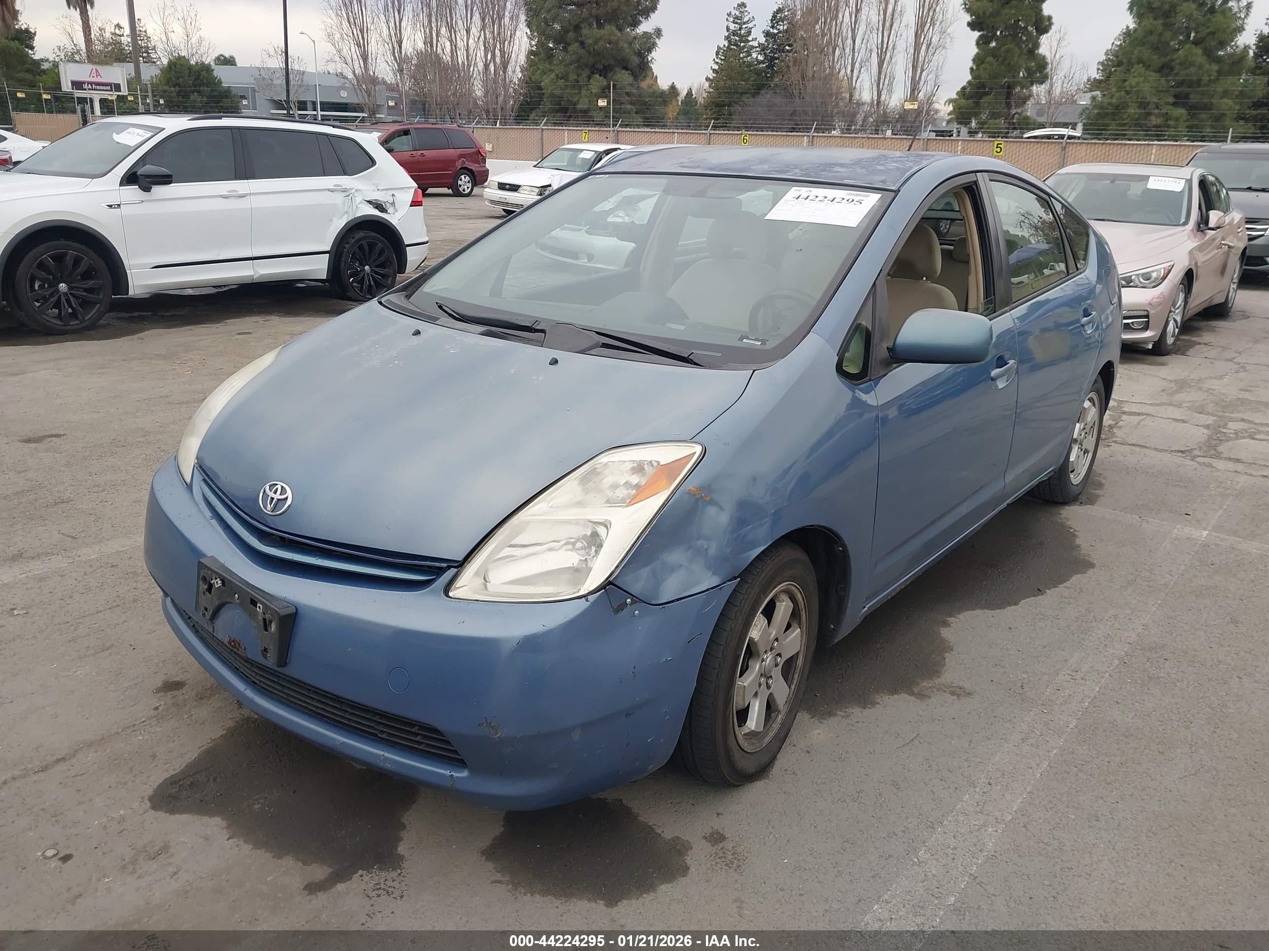 TOYOTA PRIUS image 2