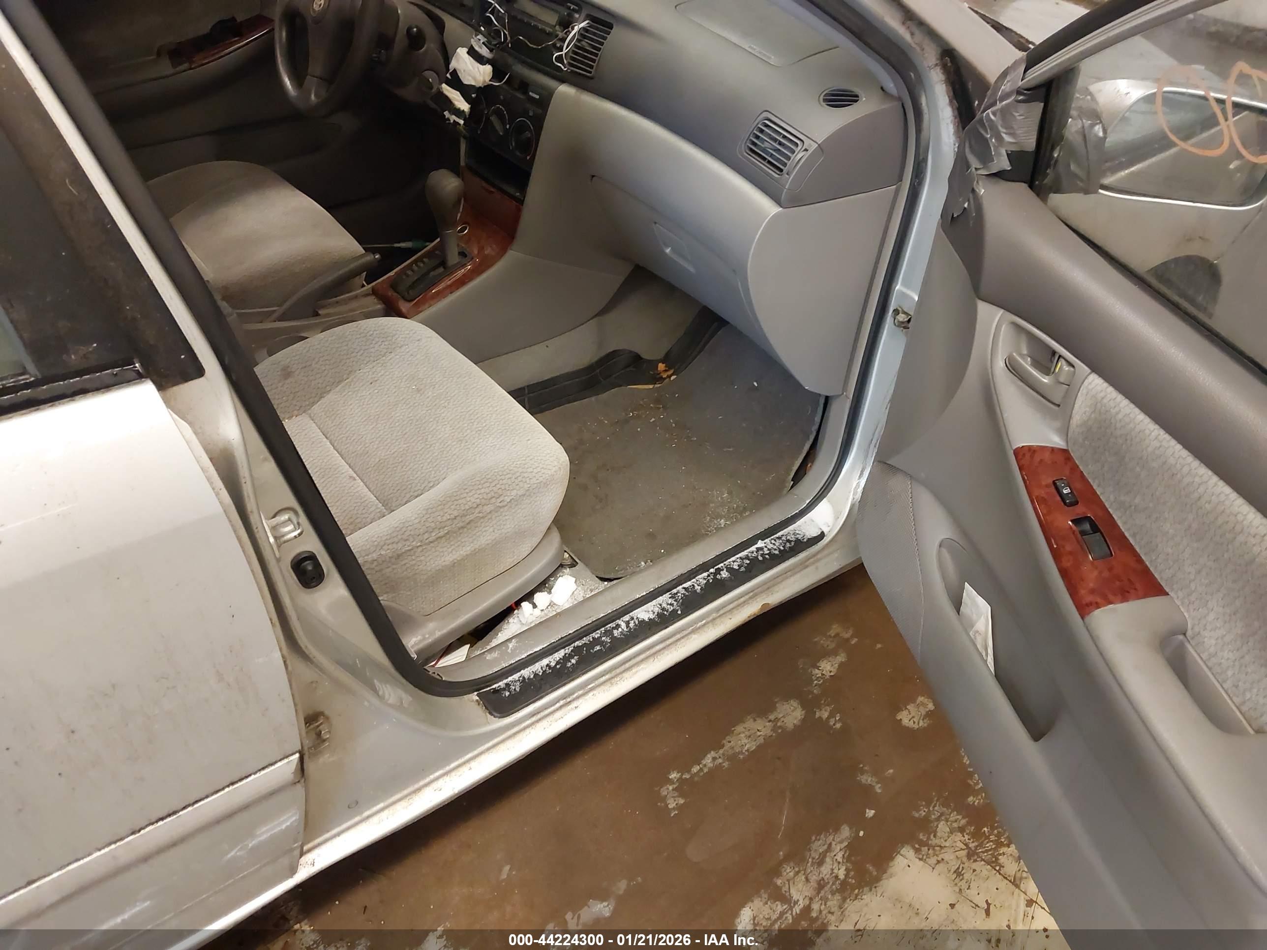 TOYOTA COROLLA image 5