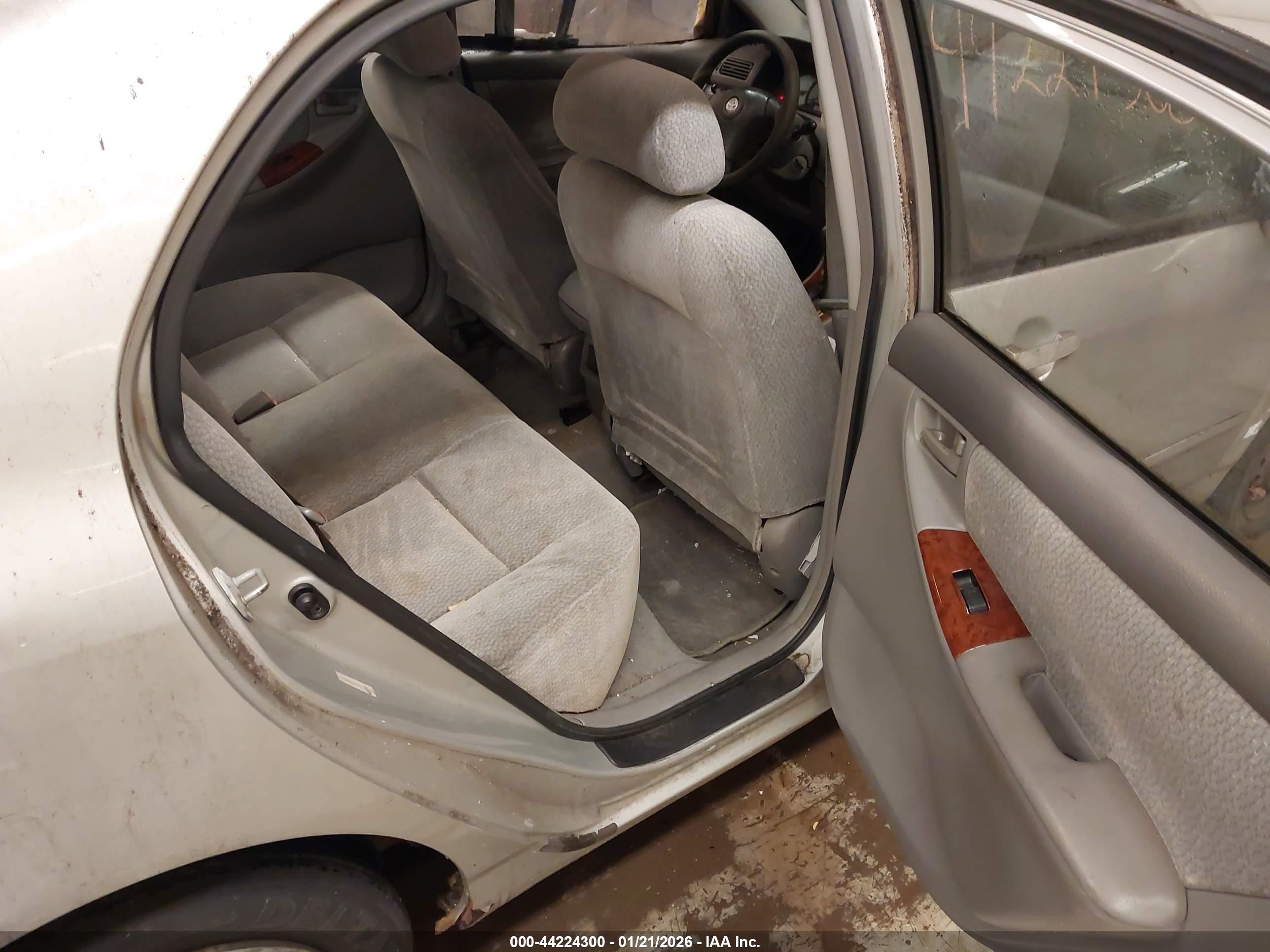 TOYOTA COROLLA image 8