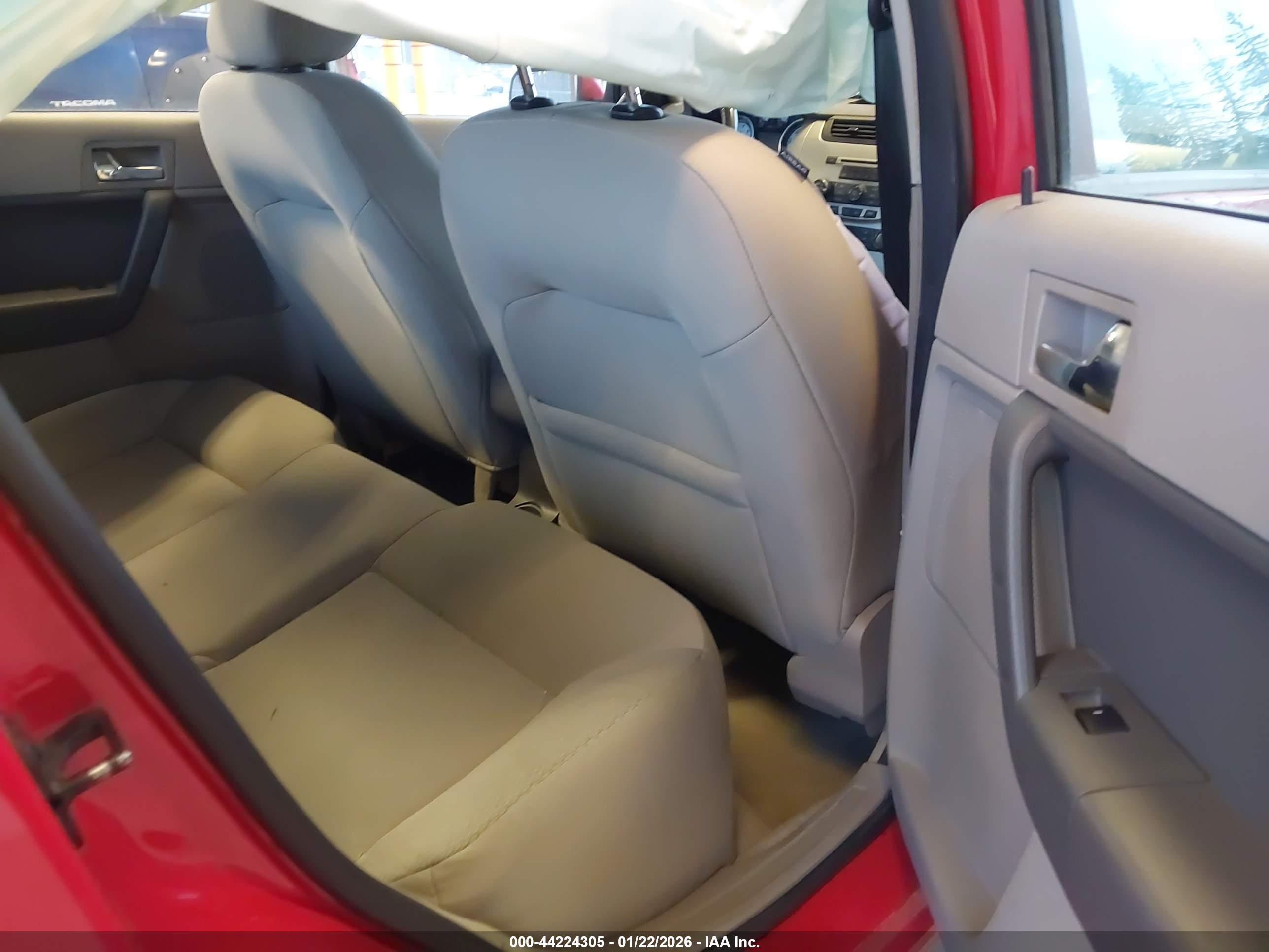 FORD FOCUS image 8