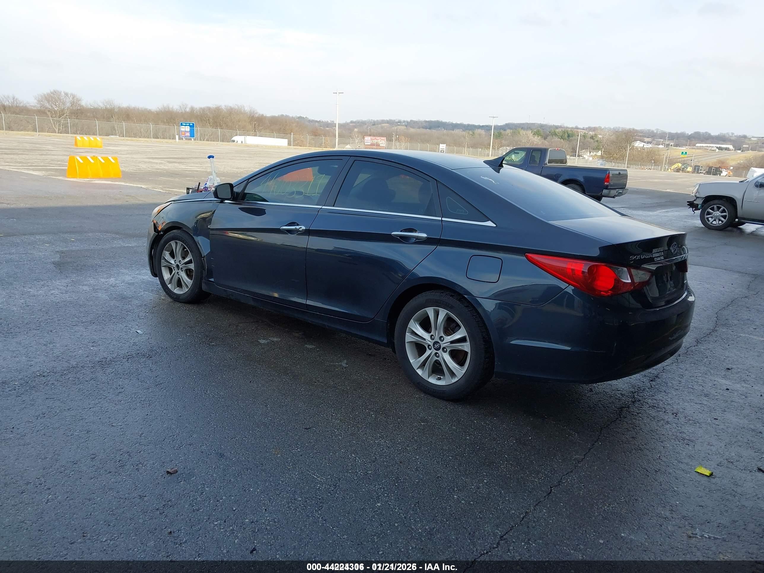 HYUNDAI SONATA image 3