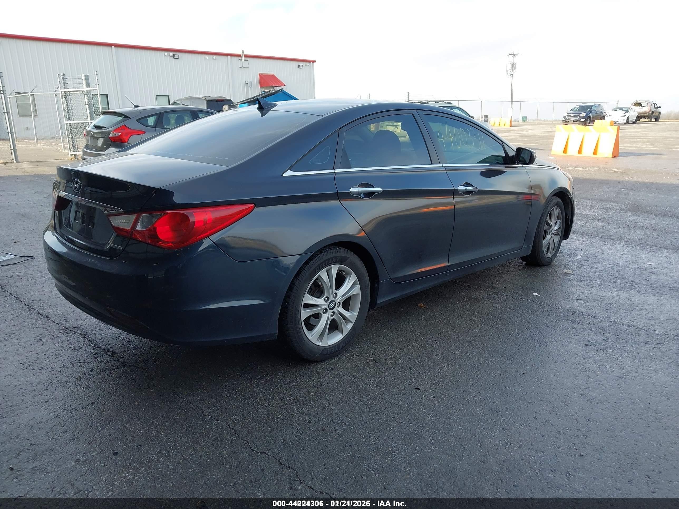HYUNDAI SONATA image 4