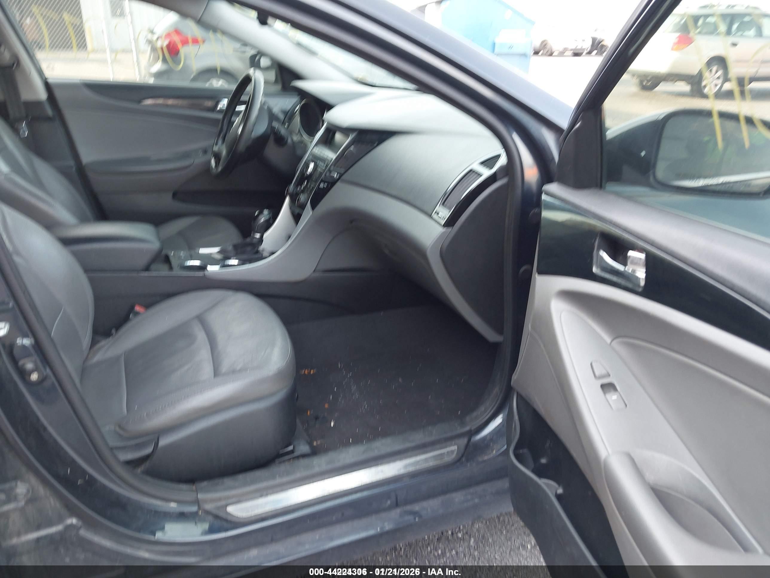 HYUNDAI SONATA image 5