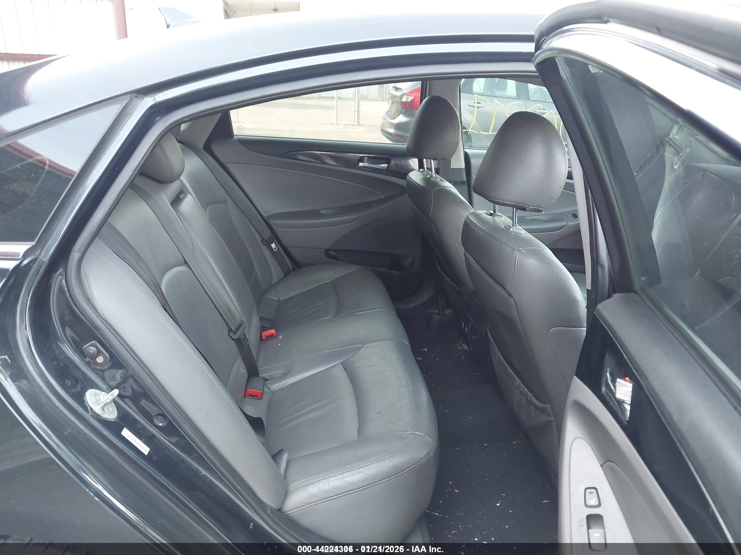 HYUNDAI SONATA image 8