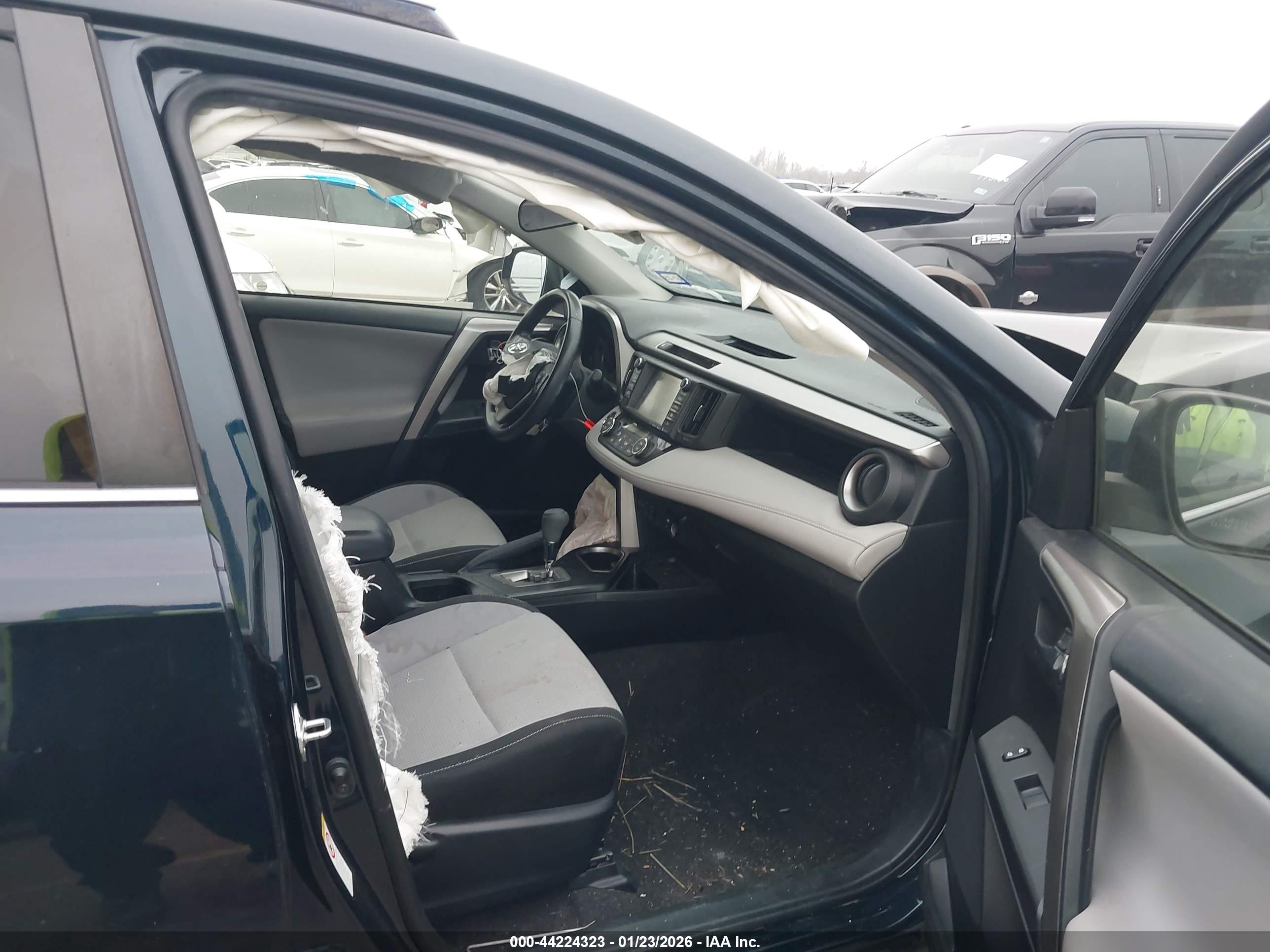 TOYOTA RAV4 image 5