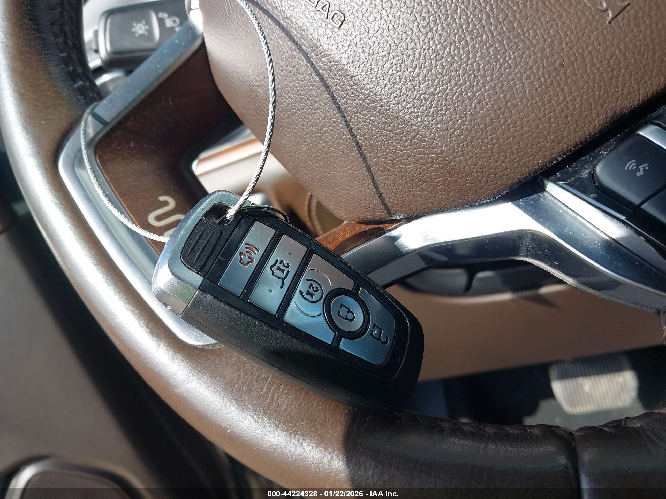 FORD EXPLORER image 11