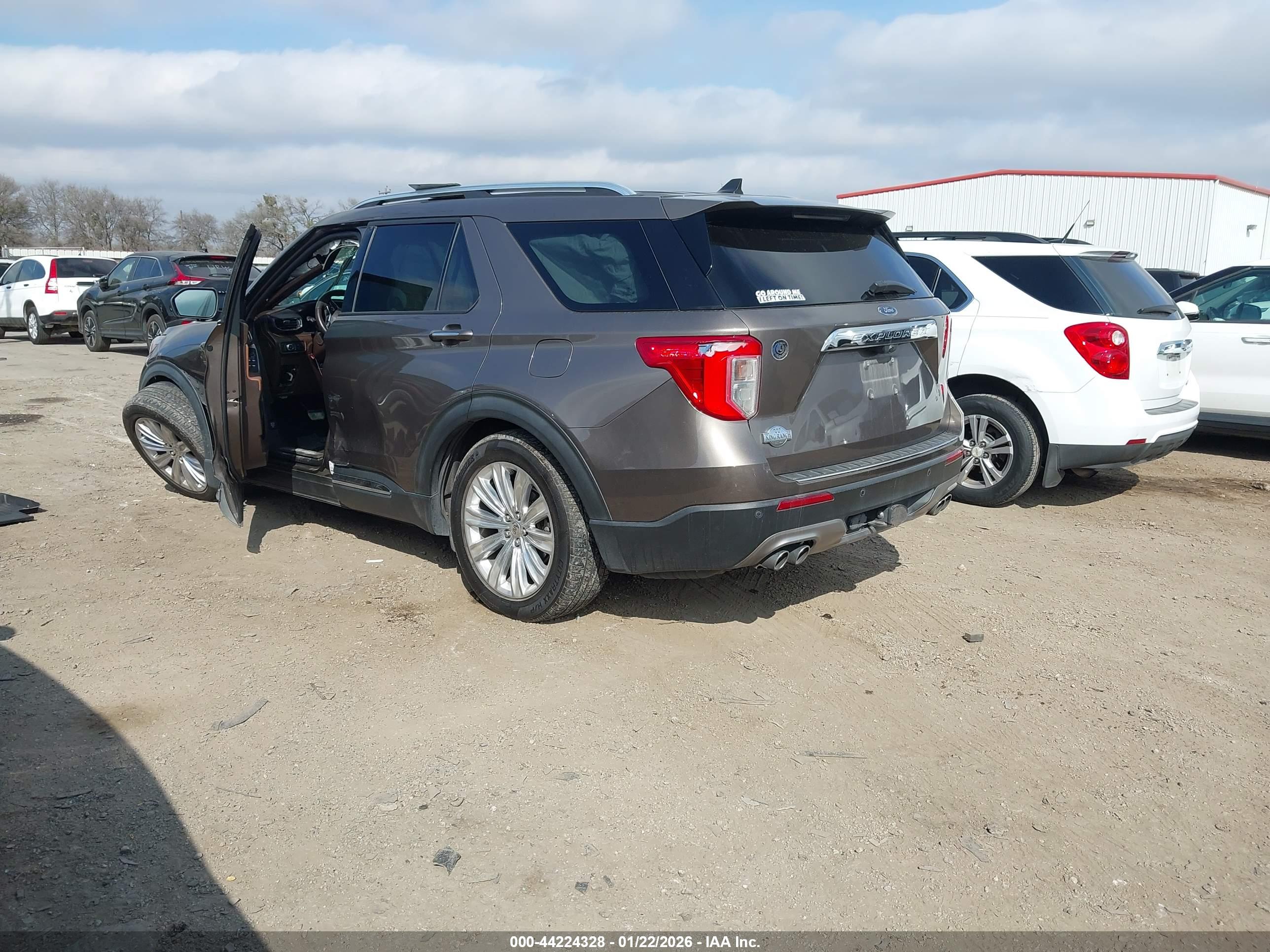 FORD EXPLORER image 3
