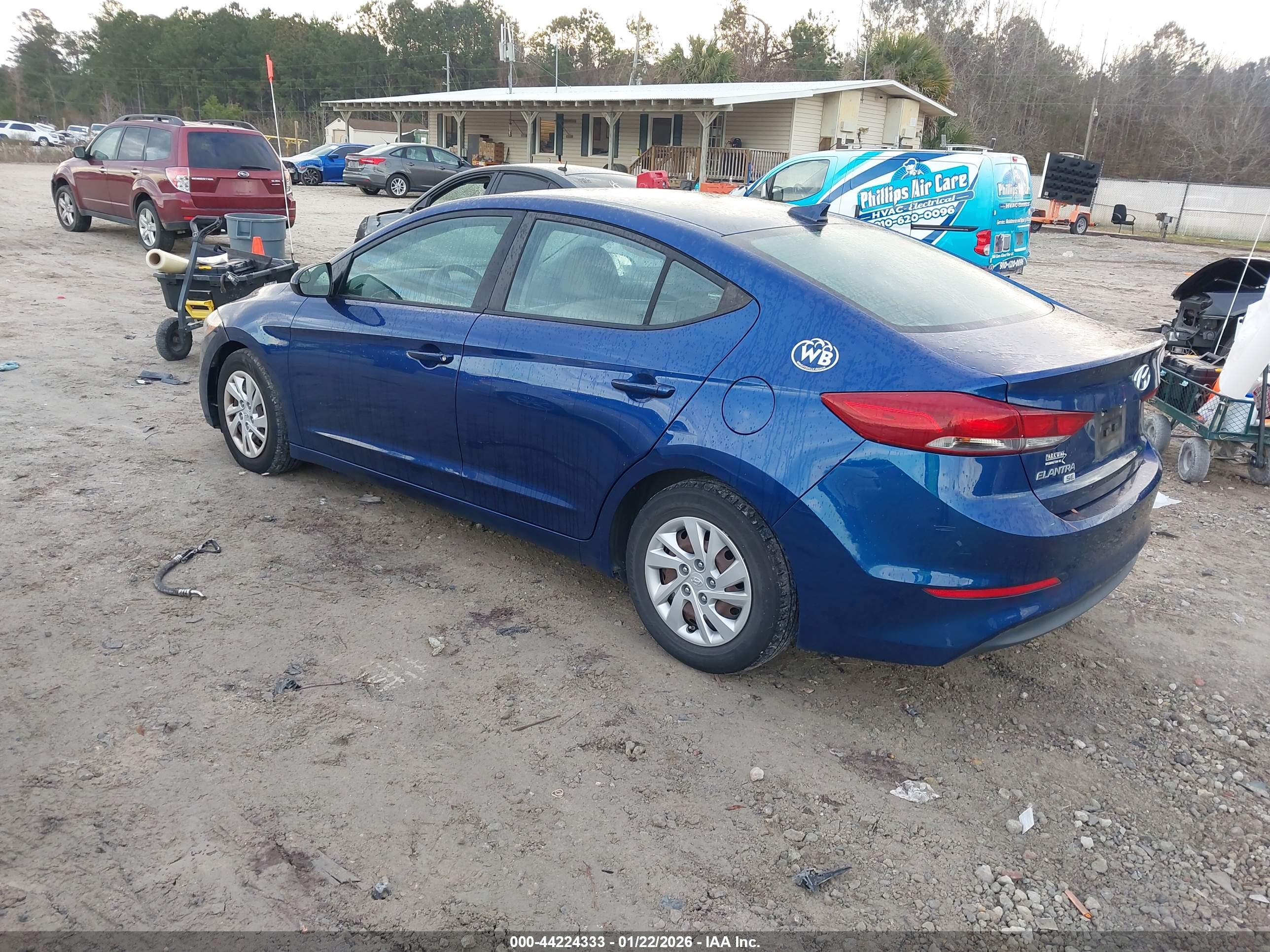 HYUNDAI ELANTRA image 3
