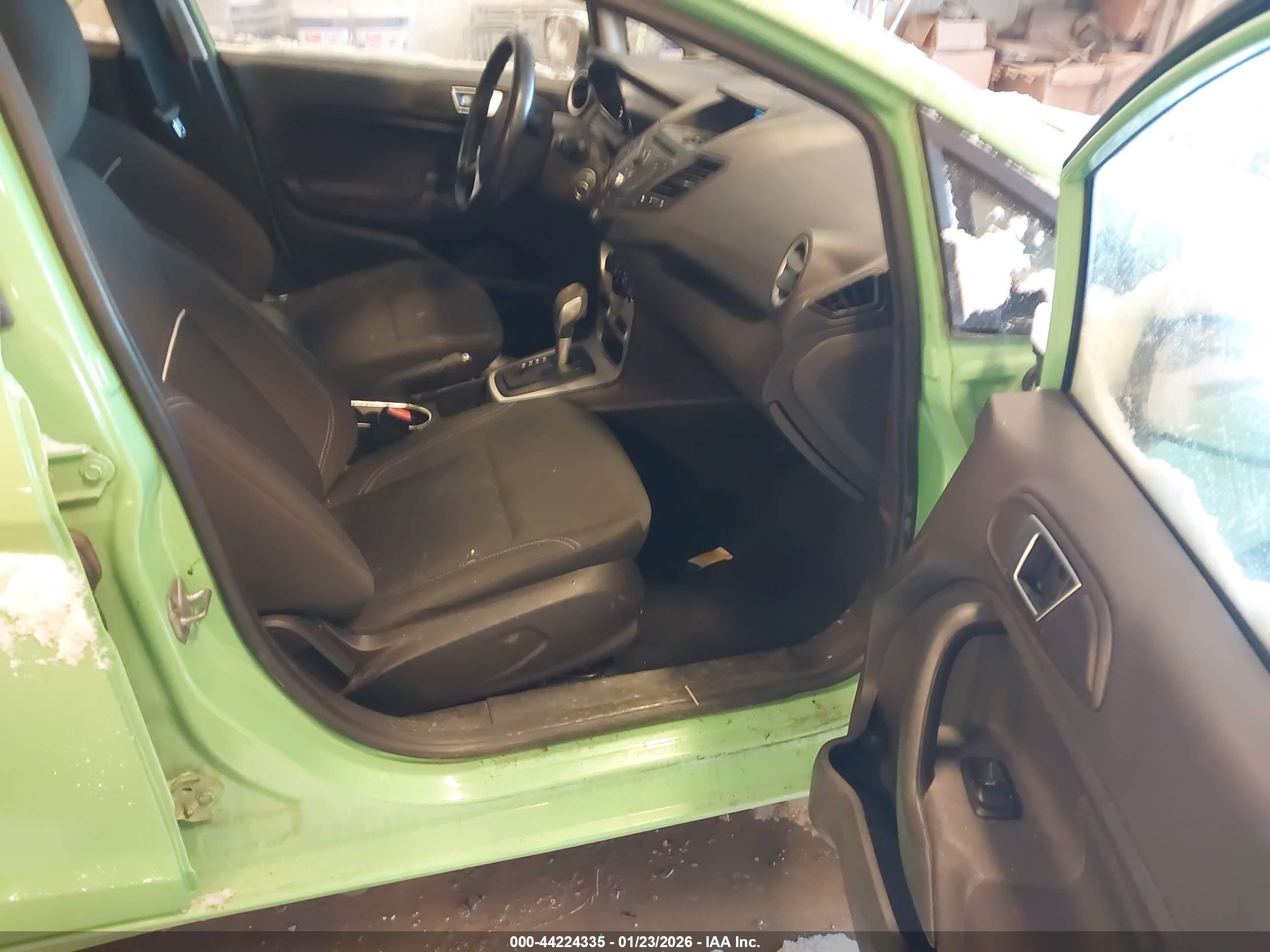 FORD FIESTA image 5