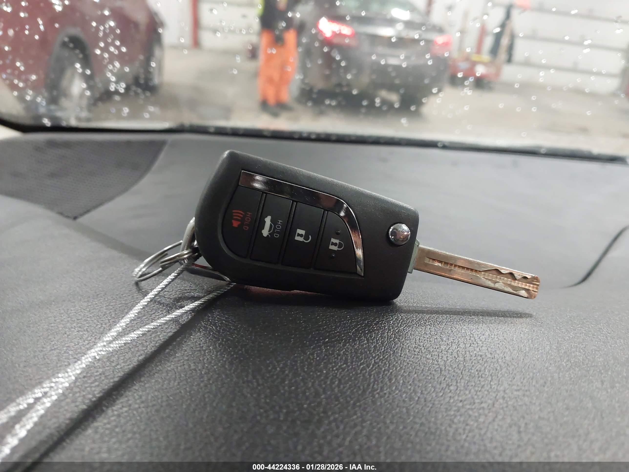 TOYOTA COROLLA image 11