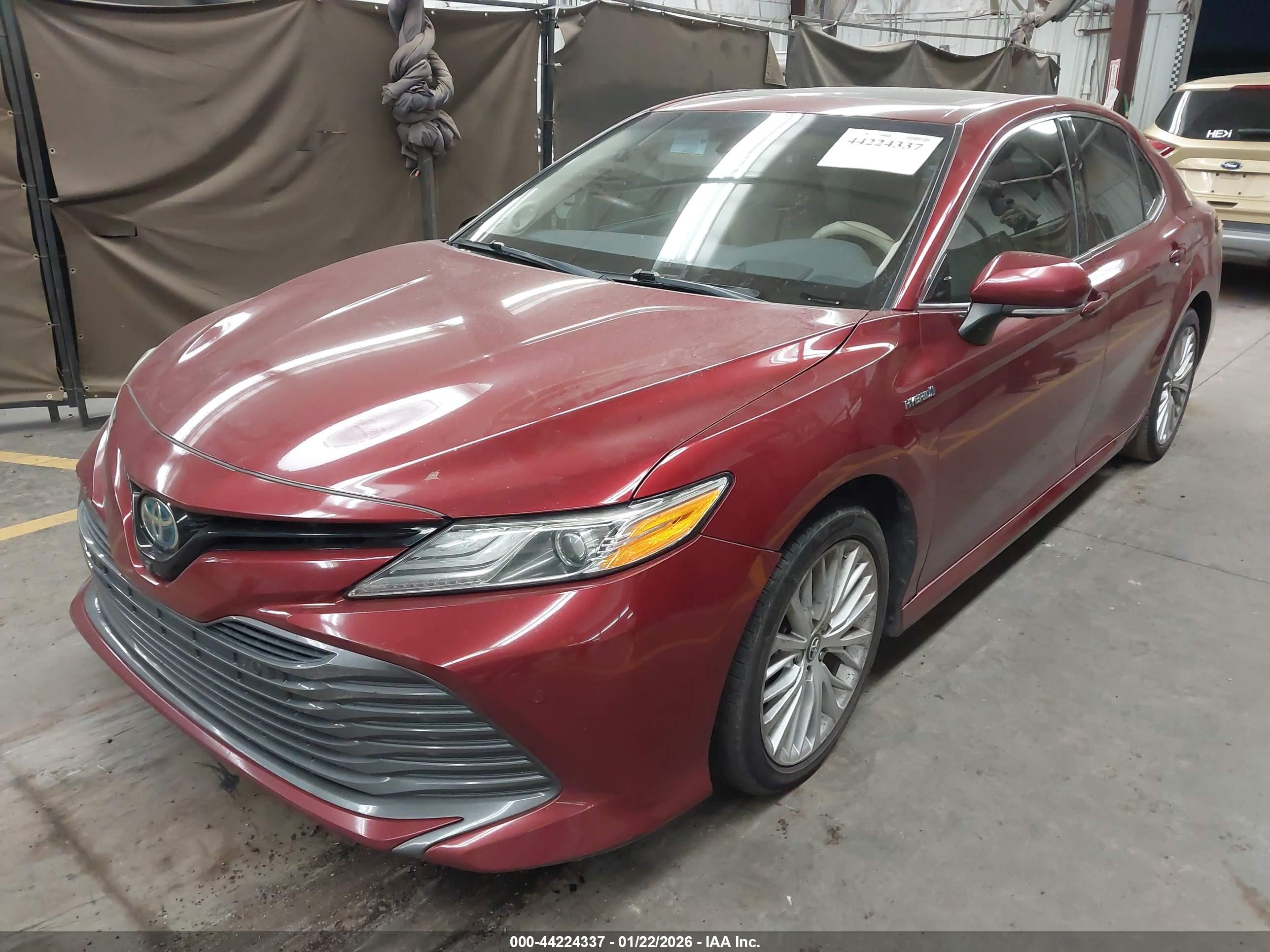 TOYOTA CAMRY image 2